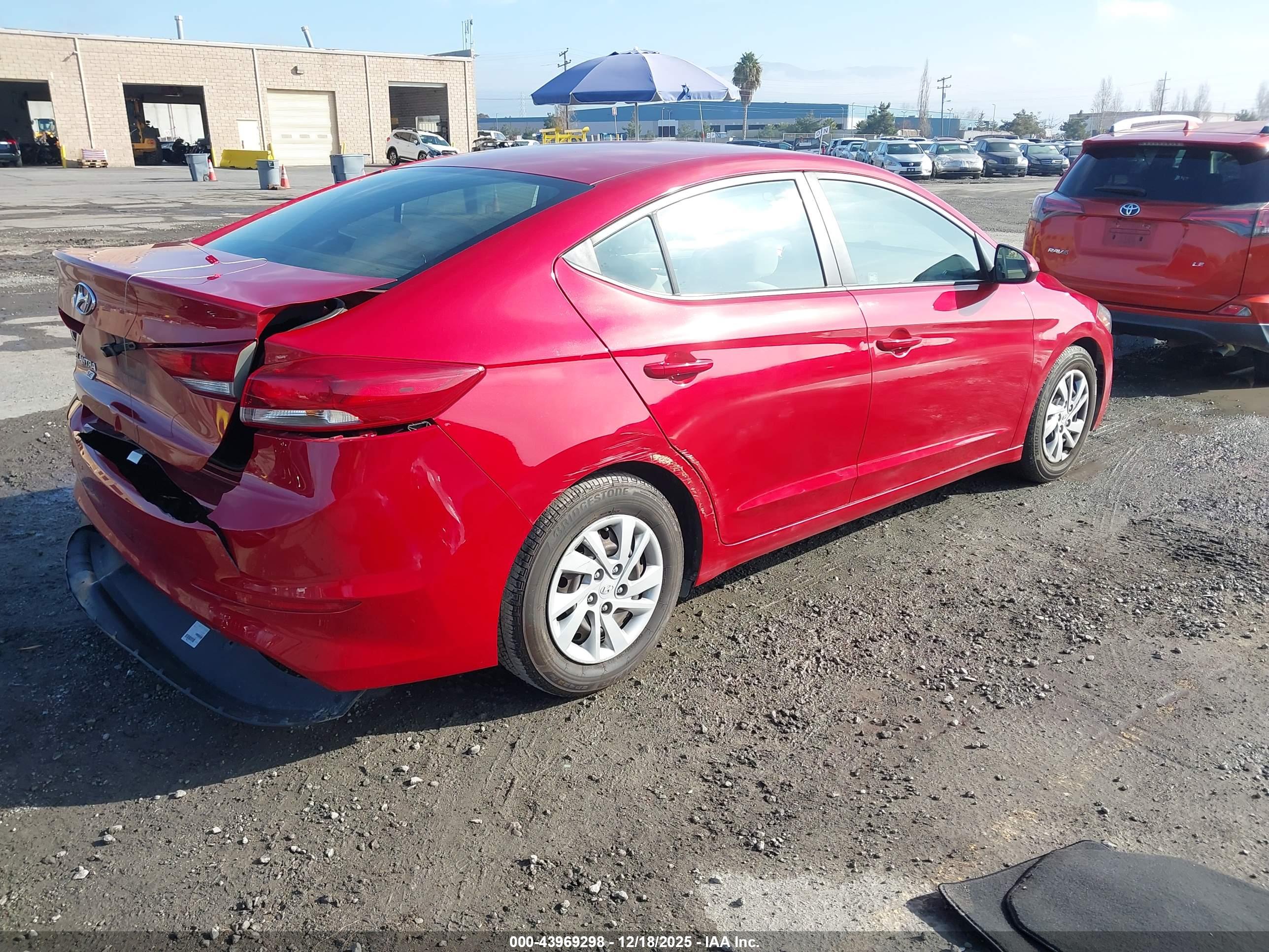 HYUNDAI ELANTRA image 4