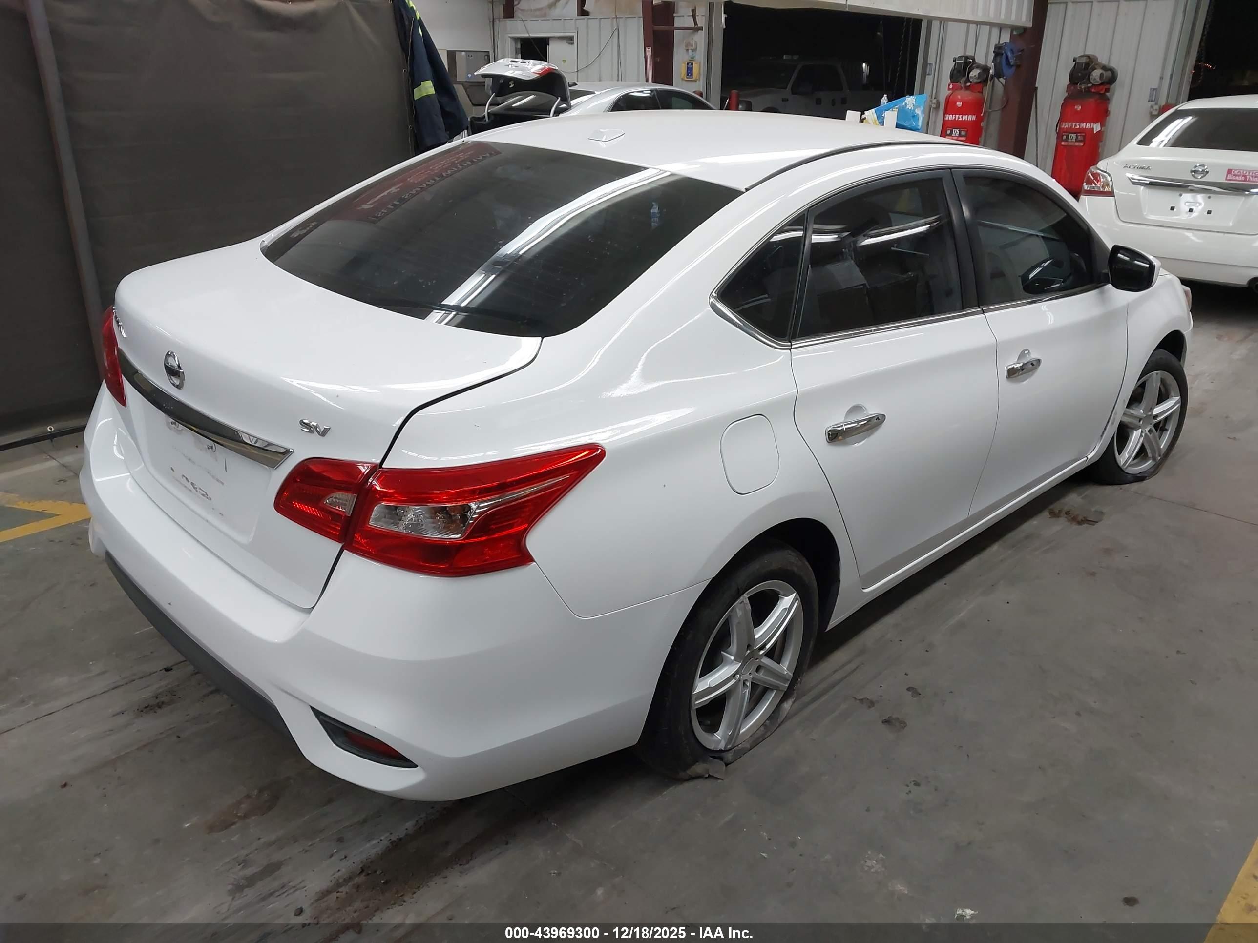 NISSAN SENTRA image 4