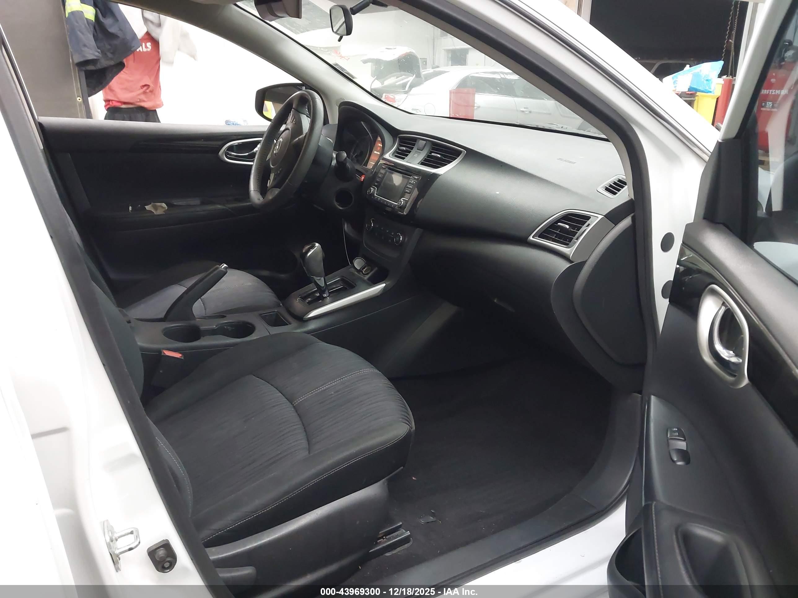 NISSAN SENTRA image 5