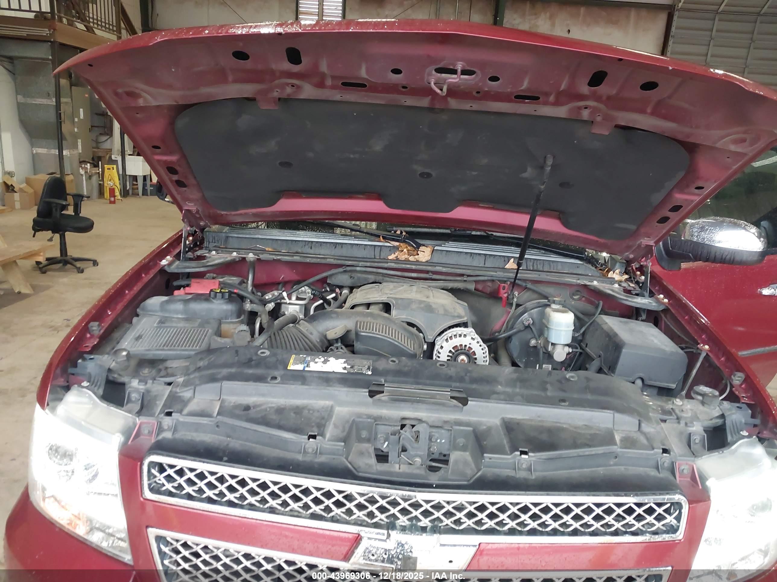 CHEVROLET TAHOE image 10