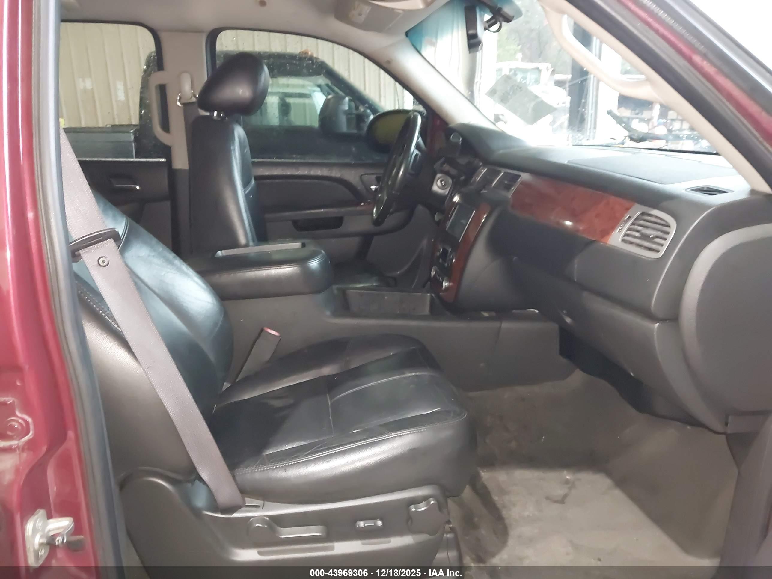 CHEVROLET TAHOE image 5