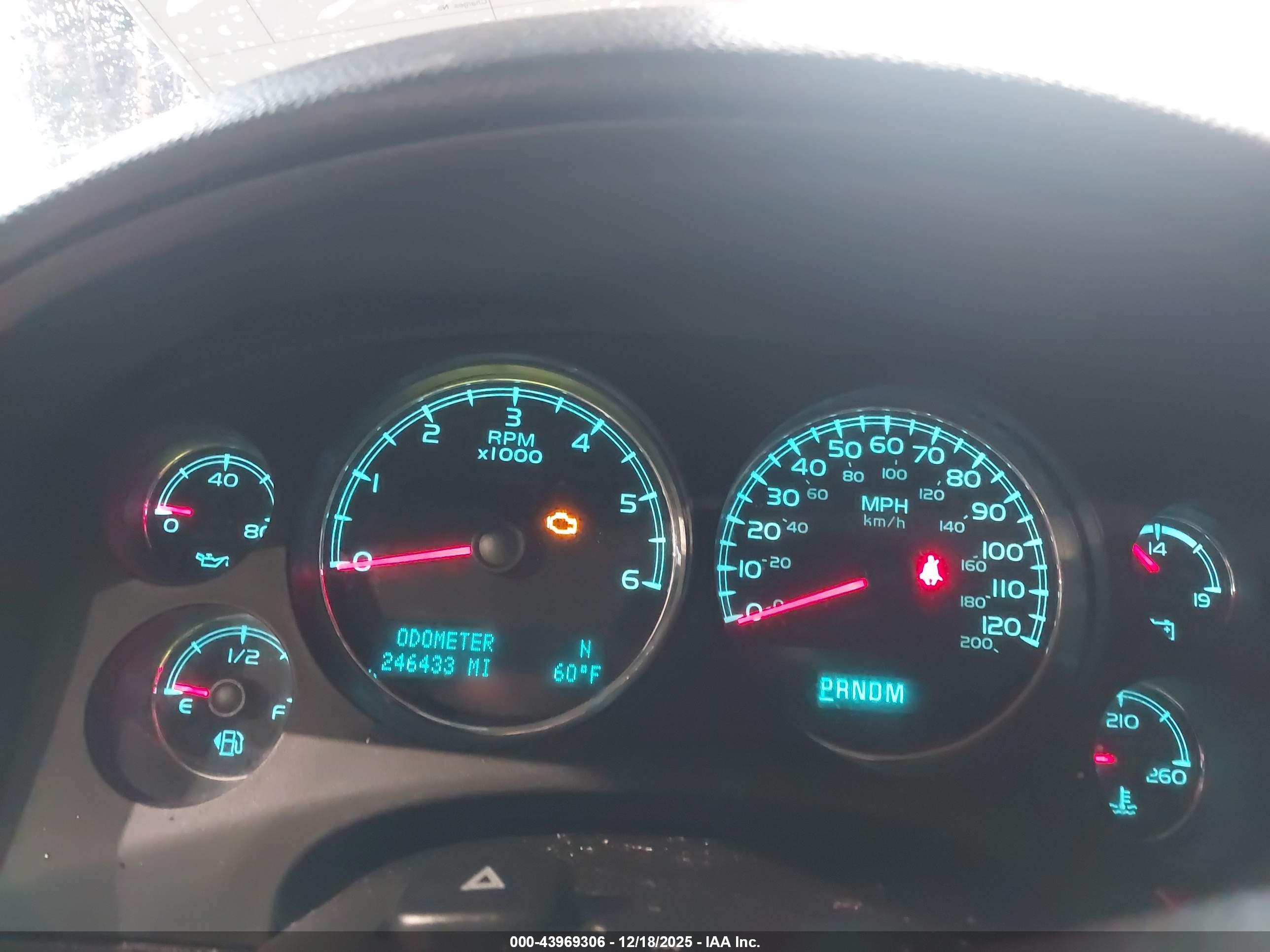 CHEVROLET TAHOE image 7