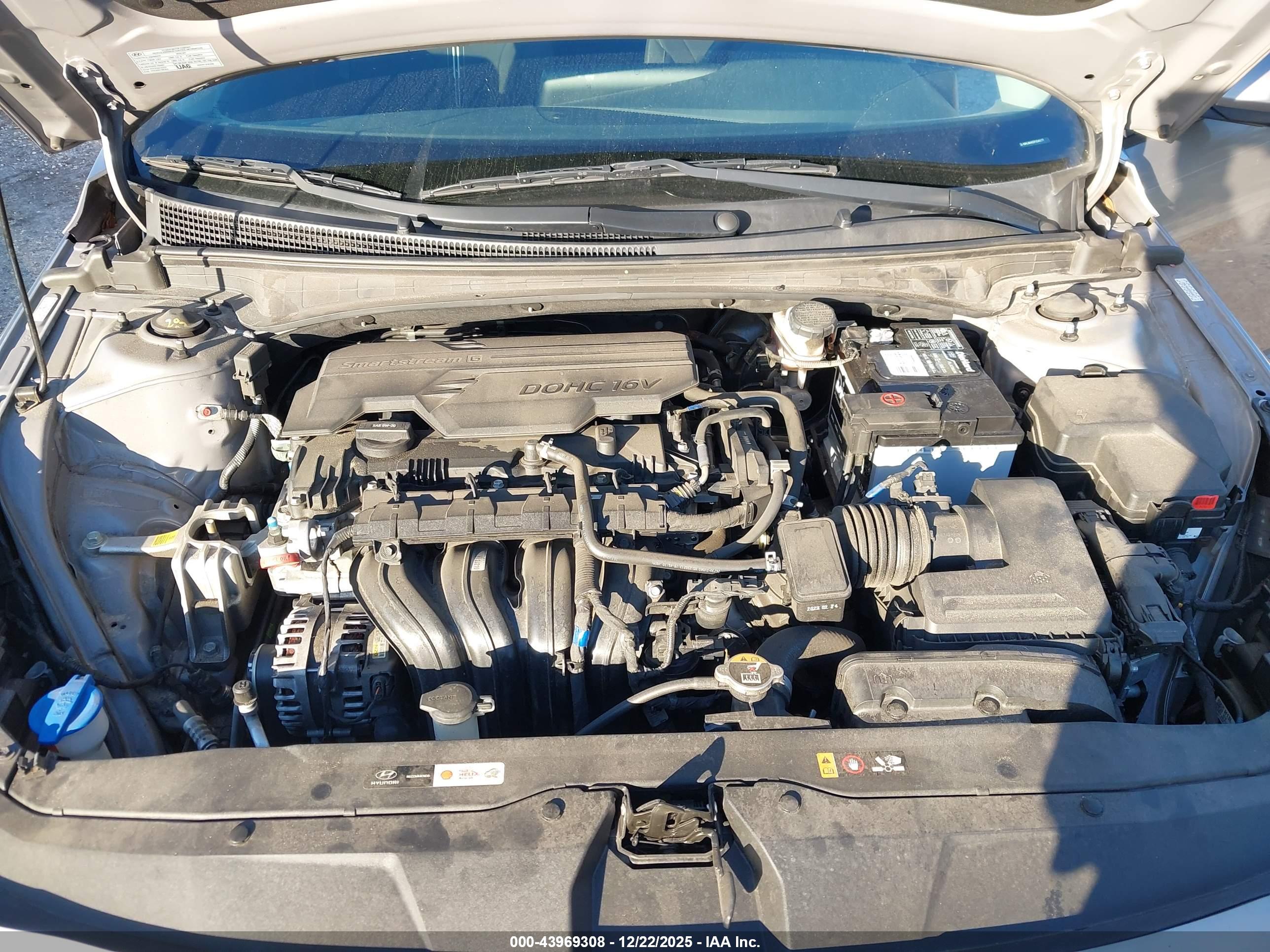 HYUNDAI ELANTRA image 10