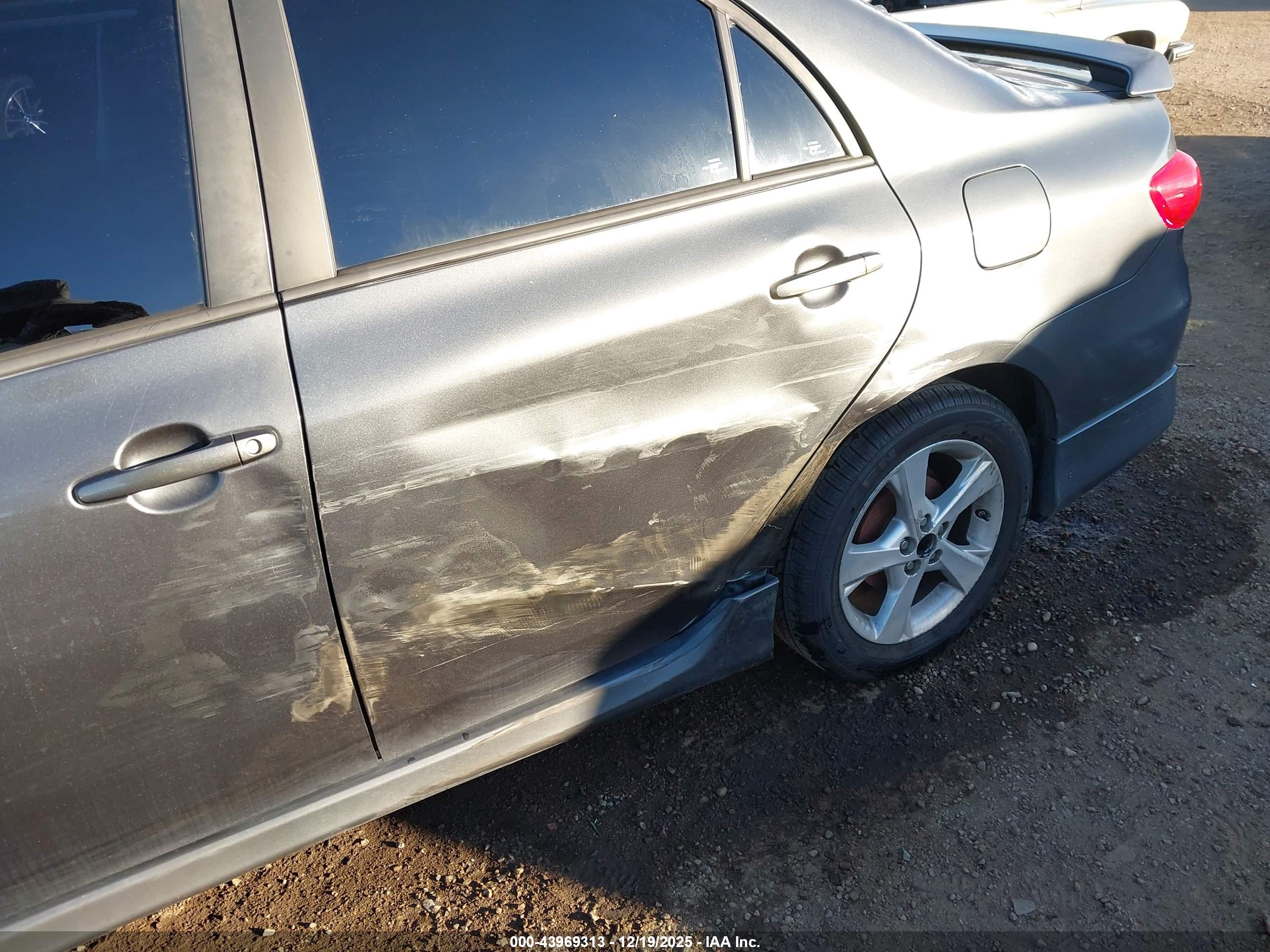 TOYOTA COROLLA image 6