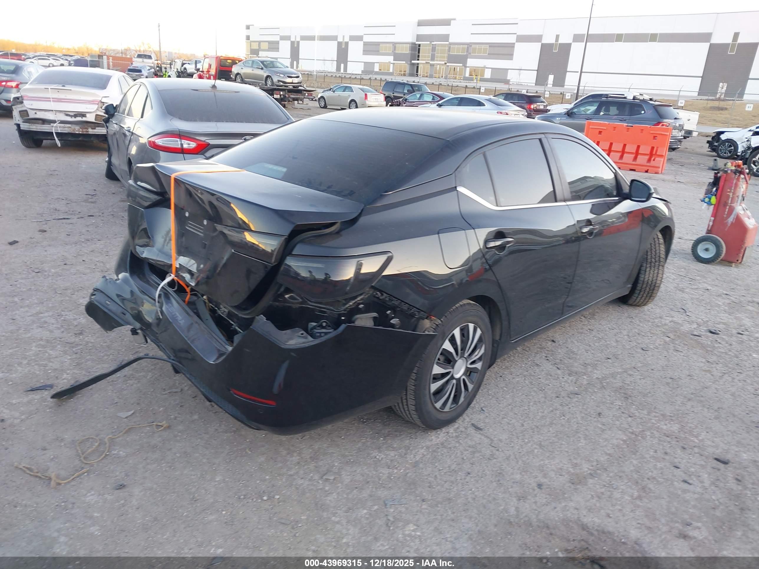 NISSAN SENTRA image 4