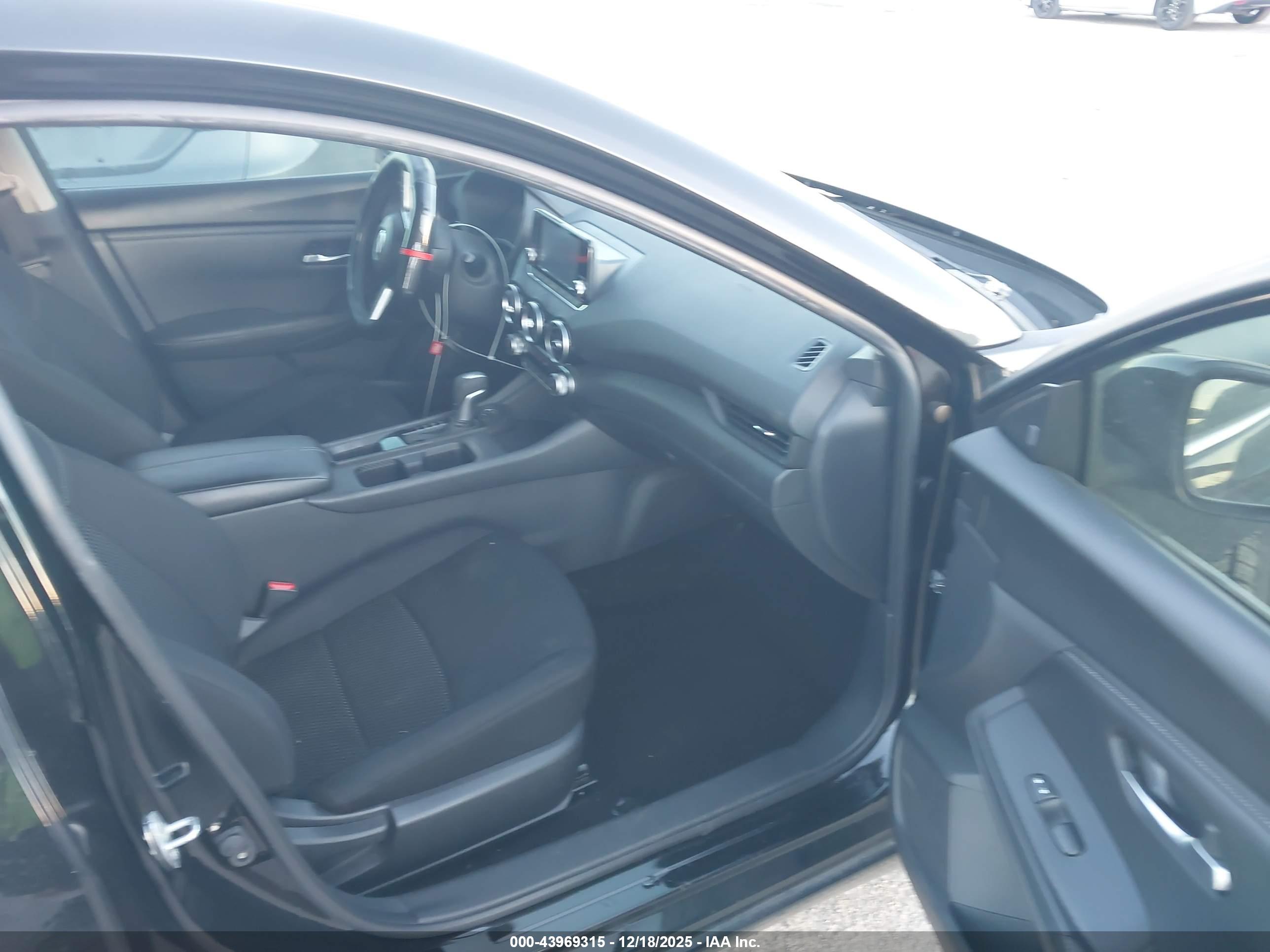 NISSAN SENTRA image 5