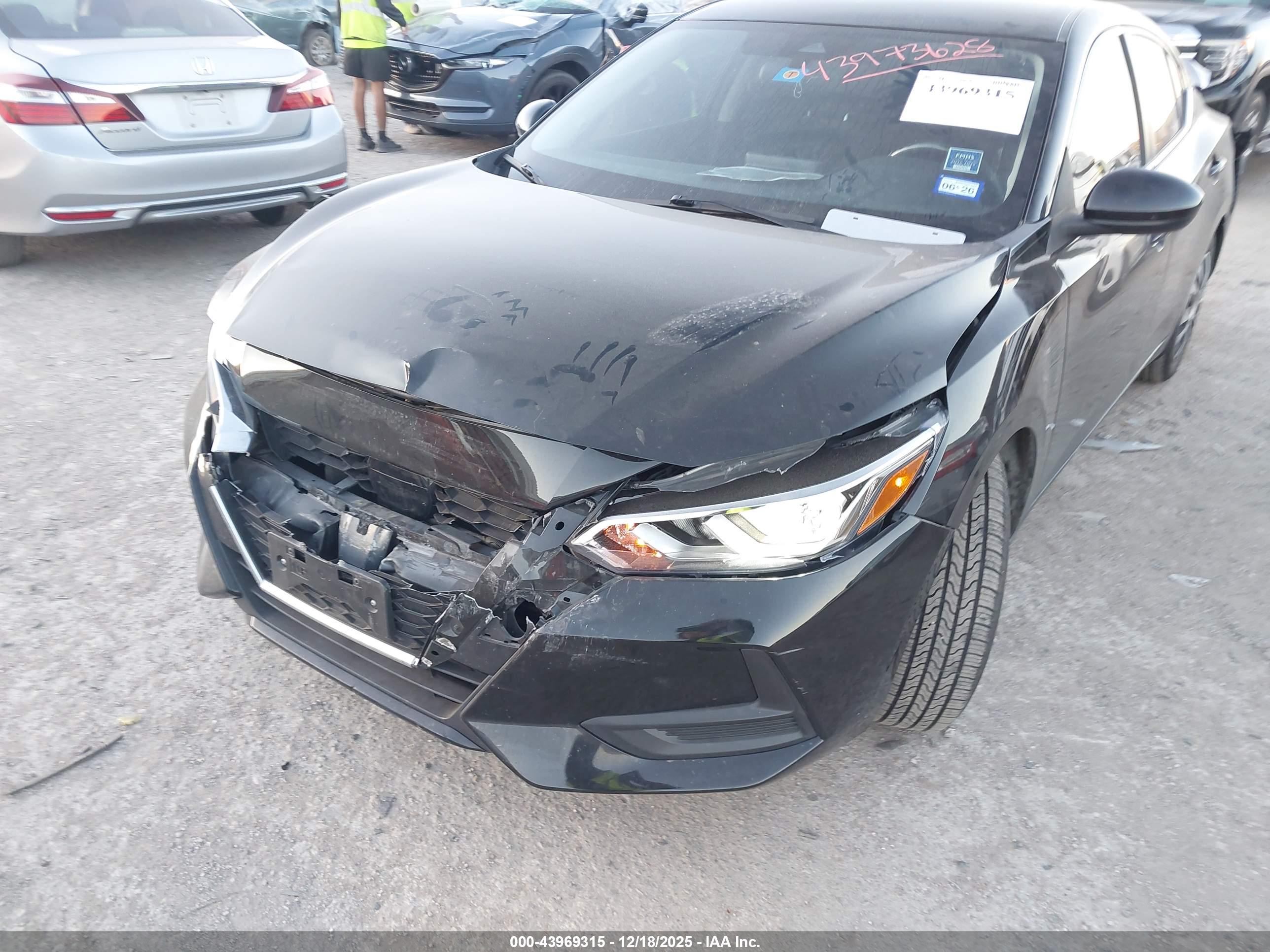 NISSAN SENTRA image 6