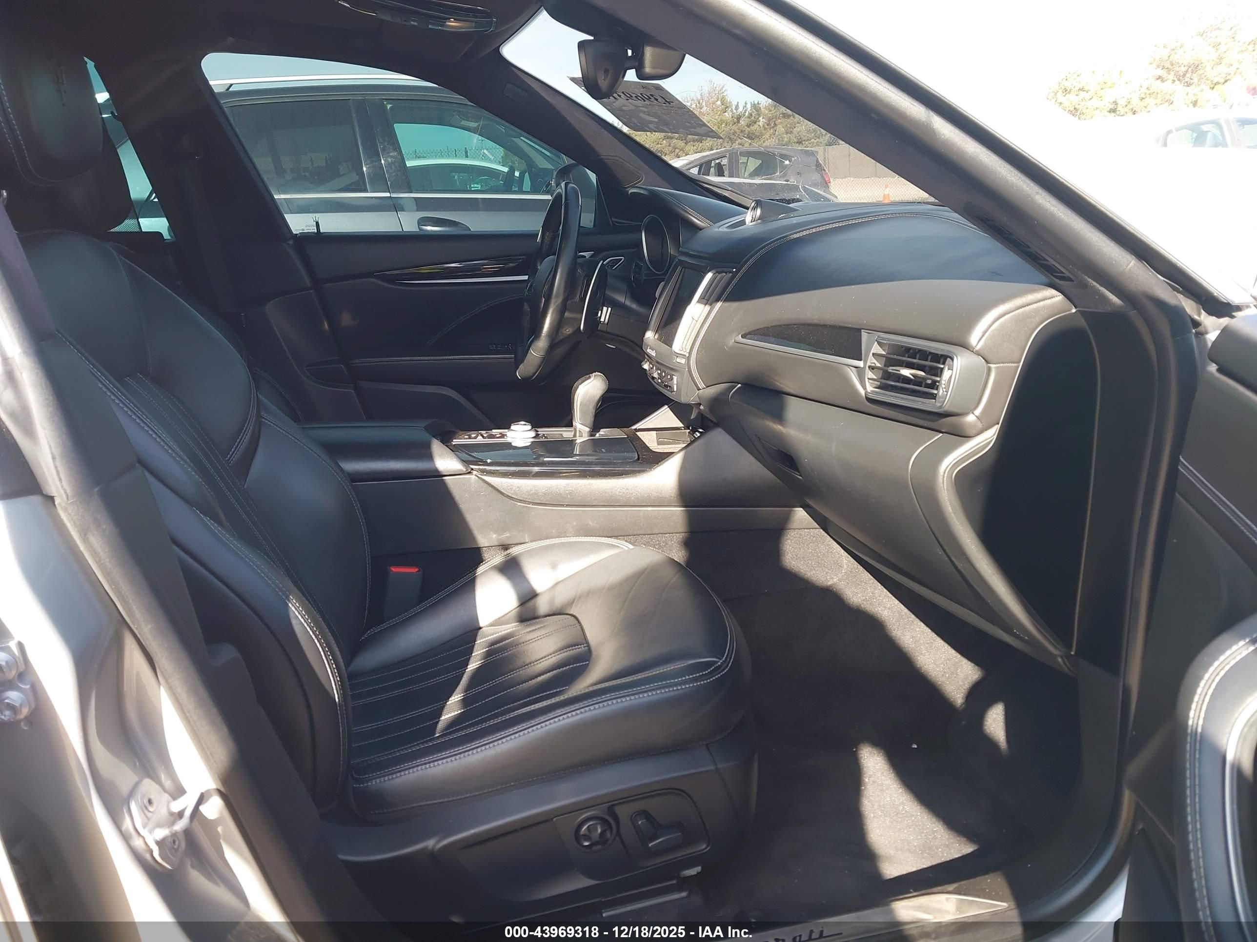 MASERATI LEVANTE image 5