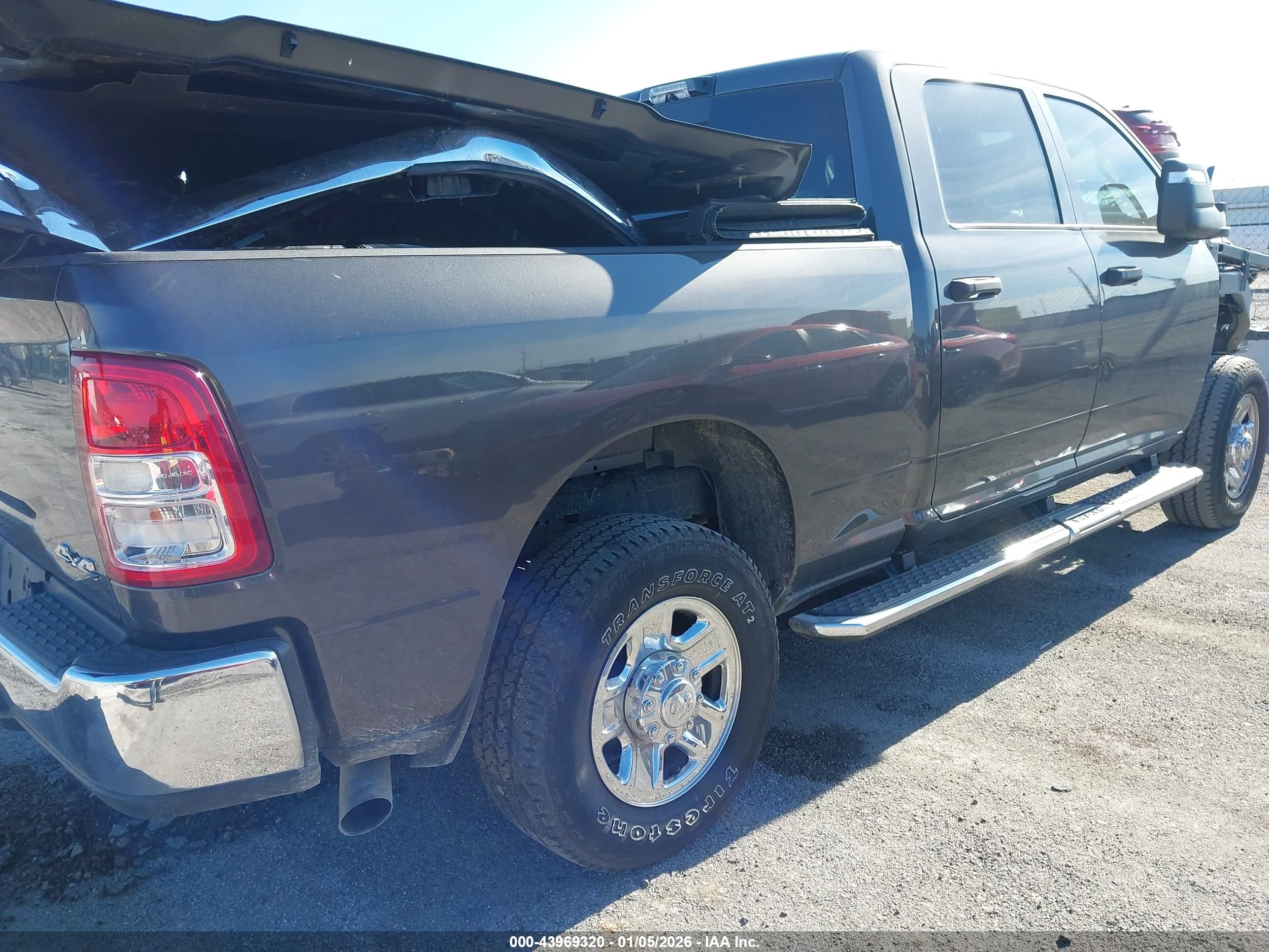RAM 2500 image 4
