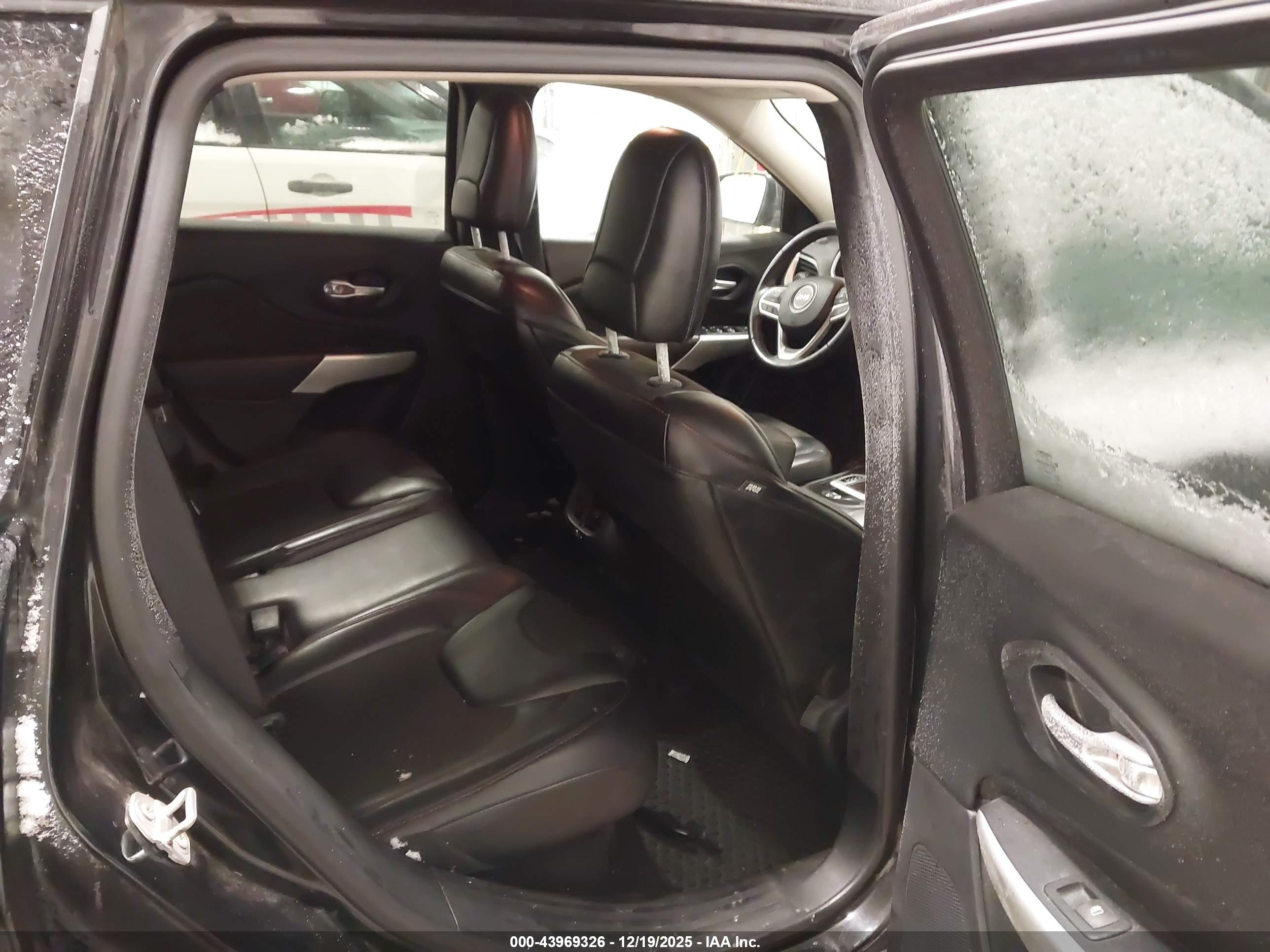 JEEP CHEROKEE image 8