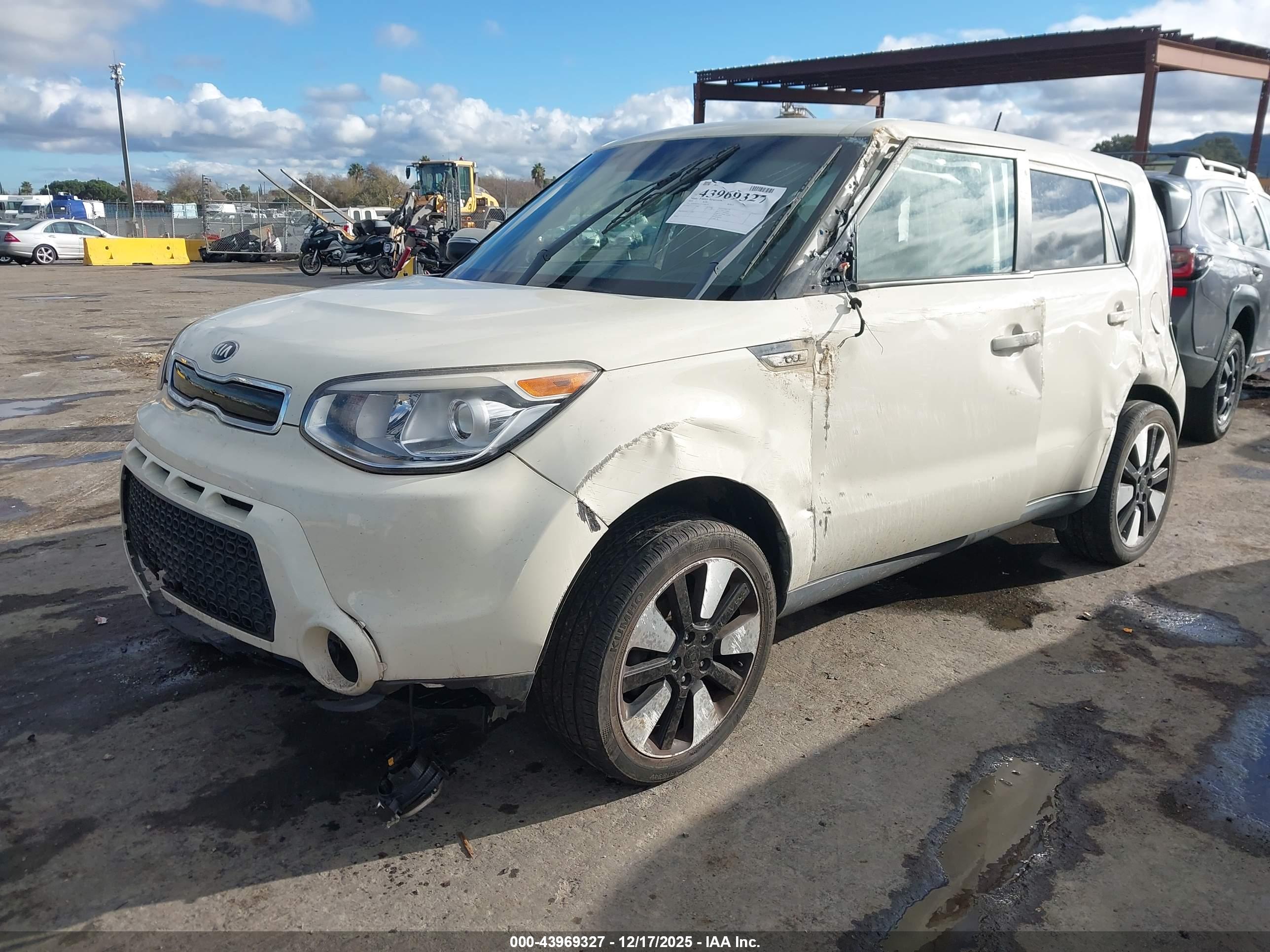 KIA SOUL image 2