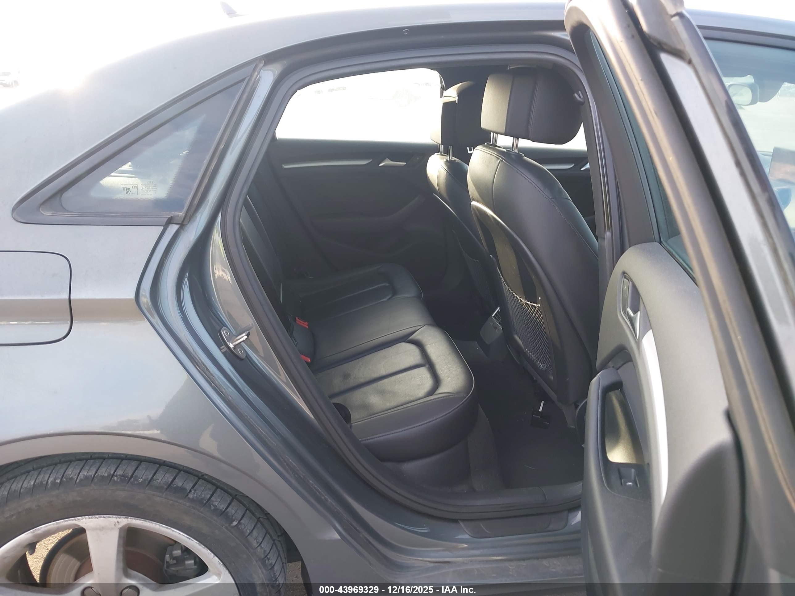 AUDI A3 image 8