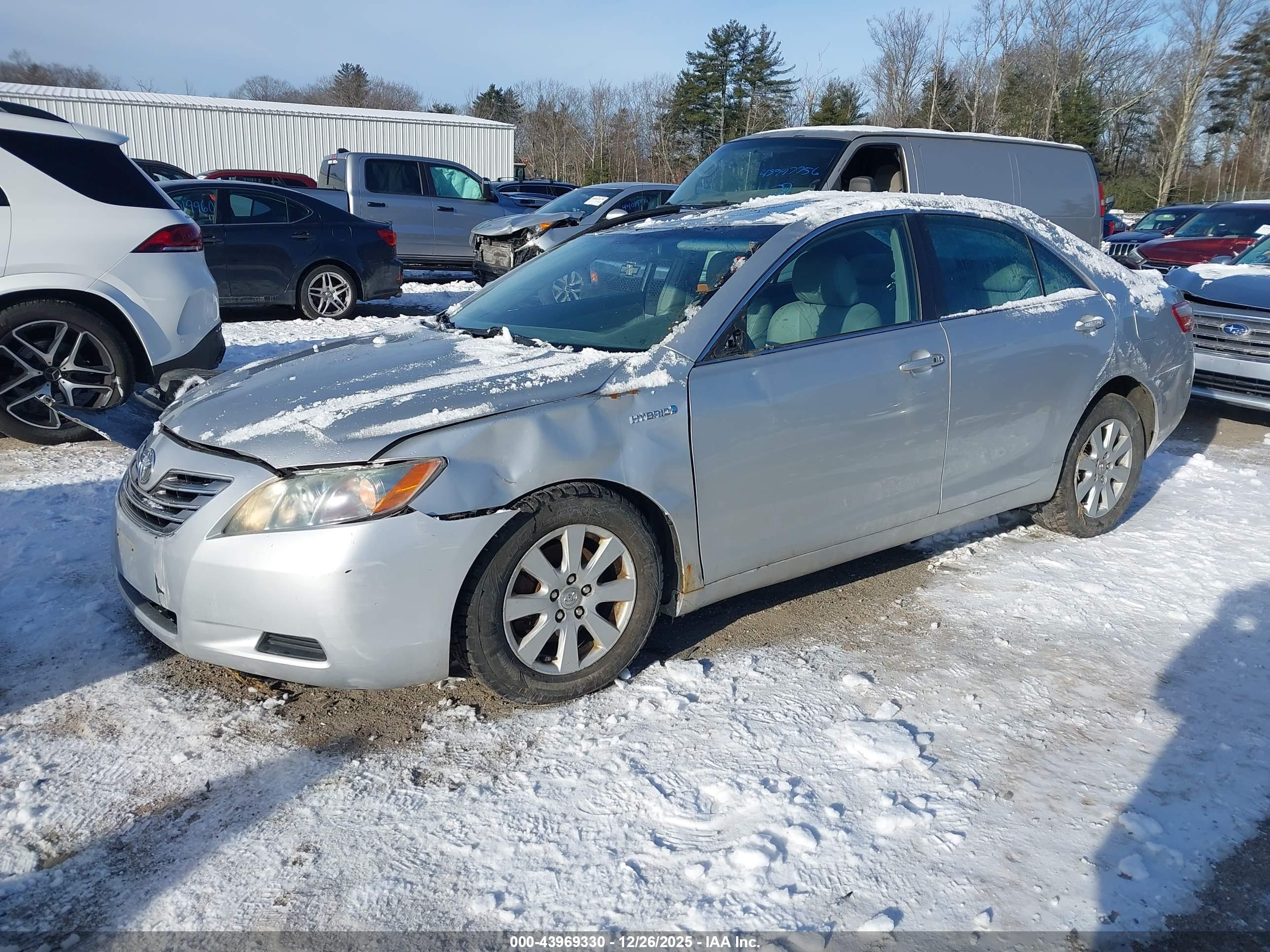 TOYOTA CAMRY image 2