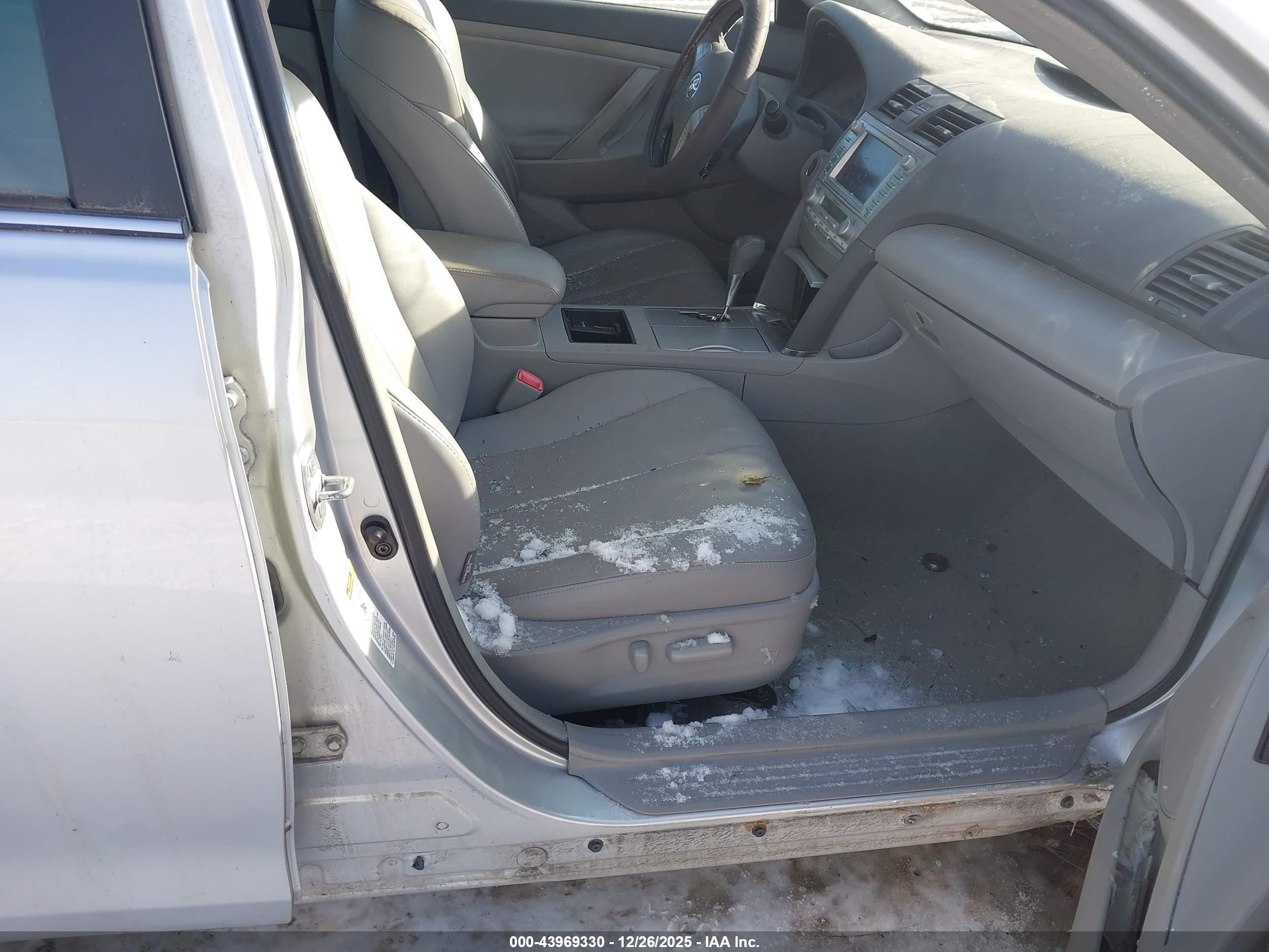 TOYOTA CAMRY image 5