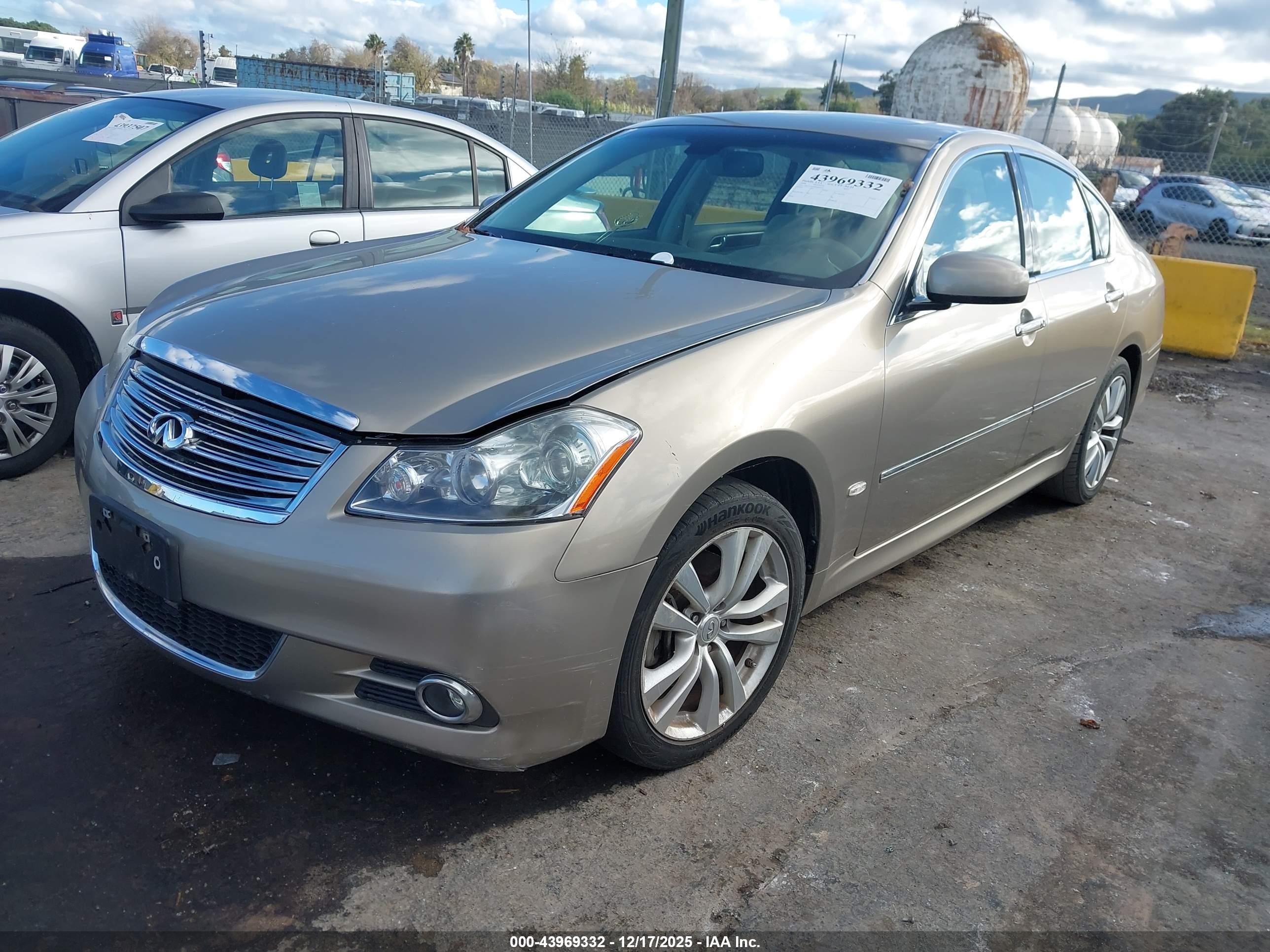 INFINITI M35 image 2