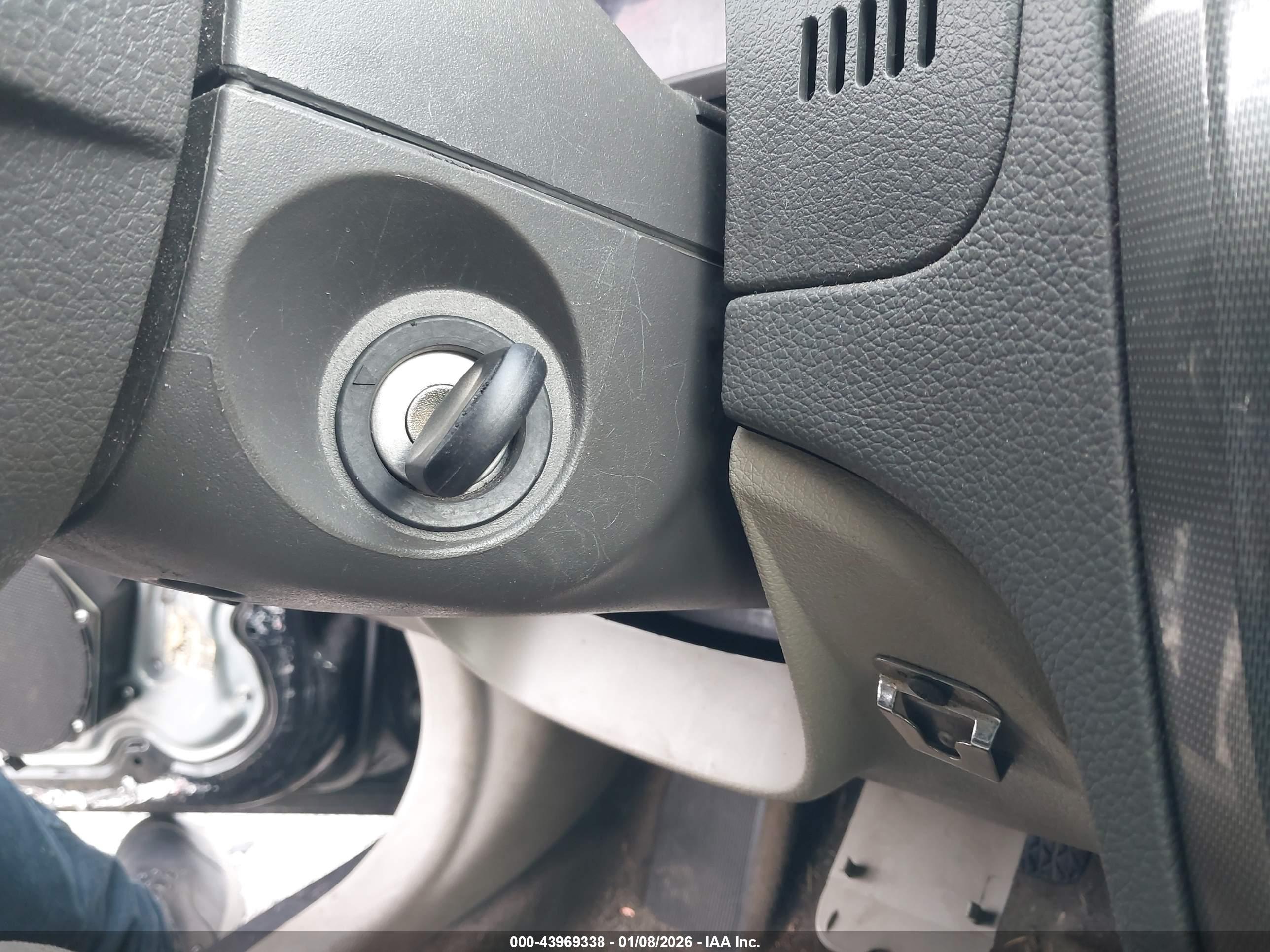 FORD FUSION image 11