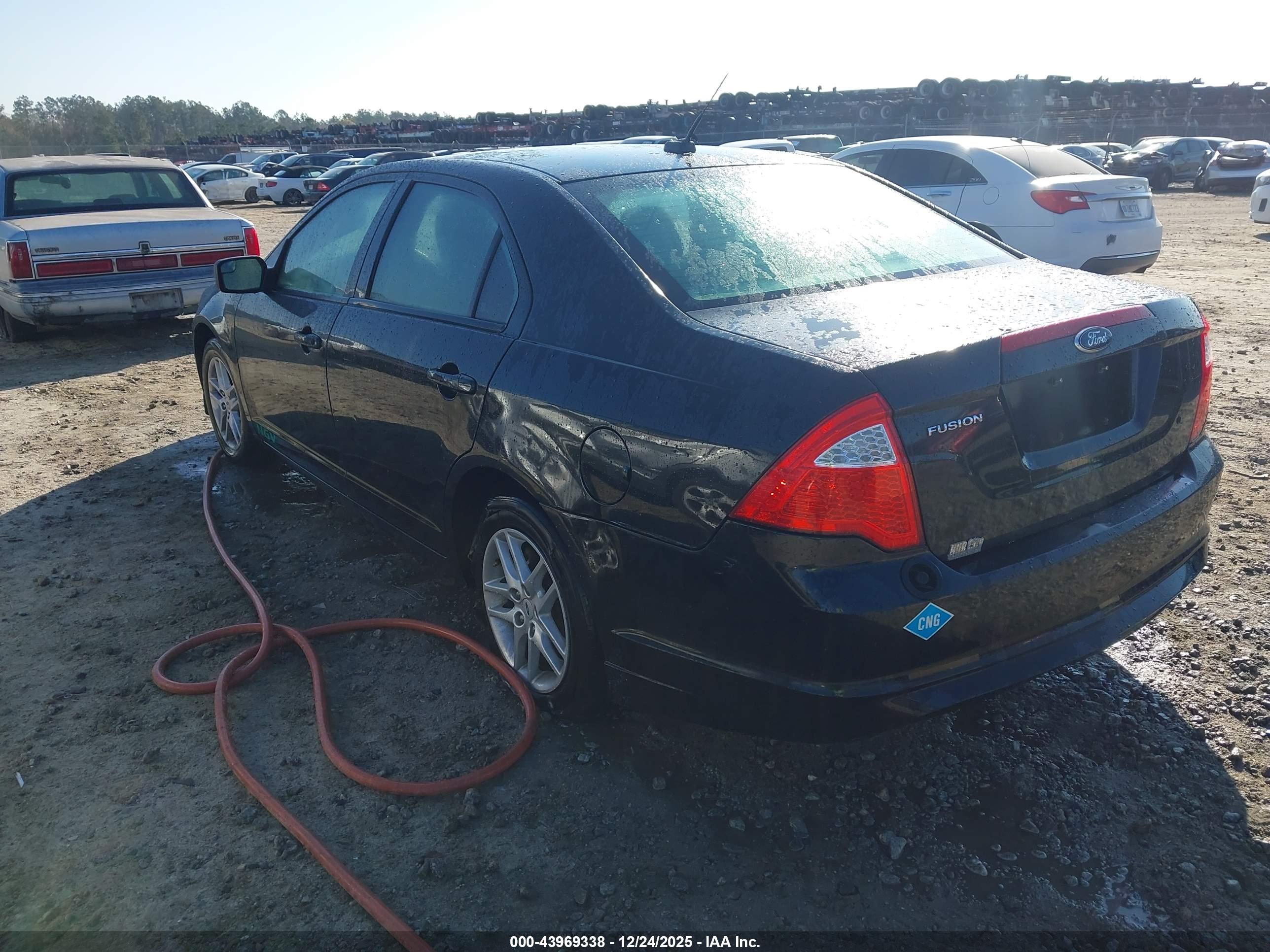 FORD FUSION image 3