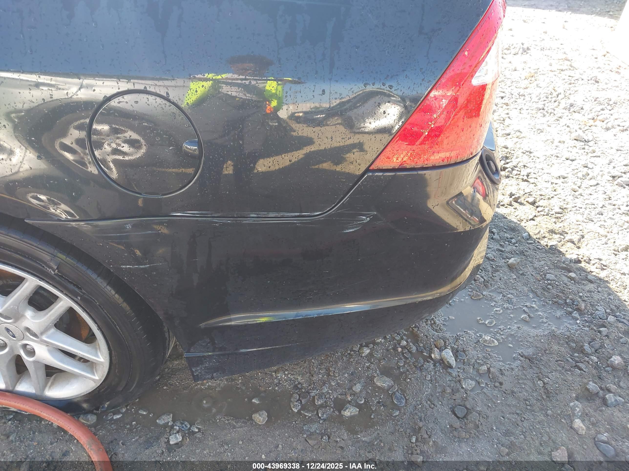 FORD FUSION image 6