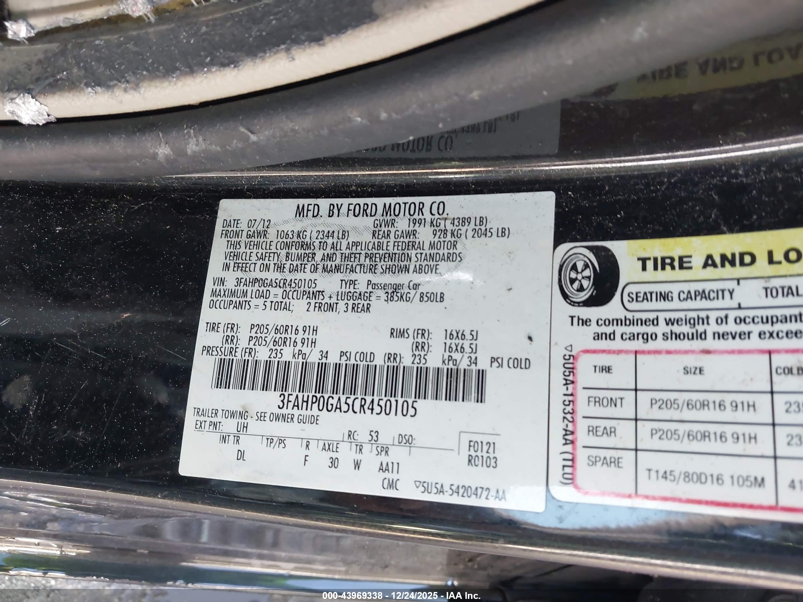 FORD FUSION image 9