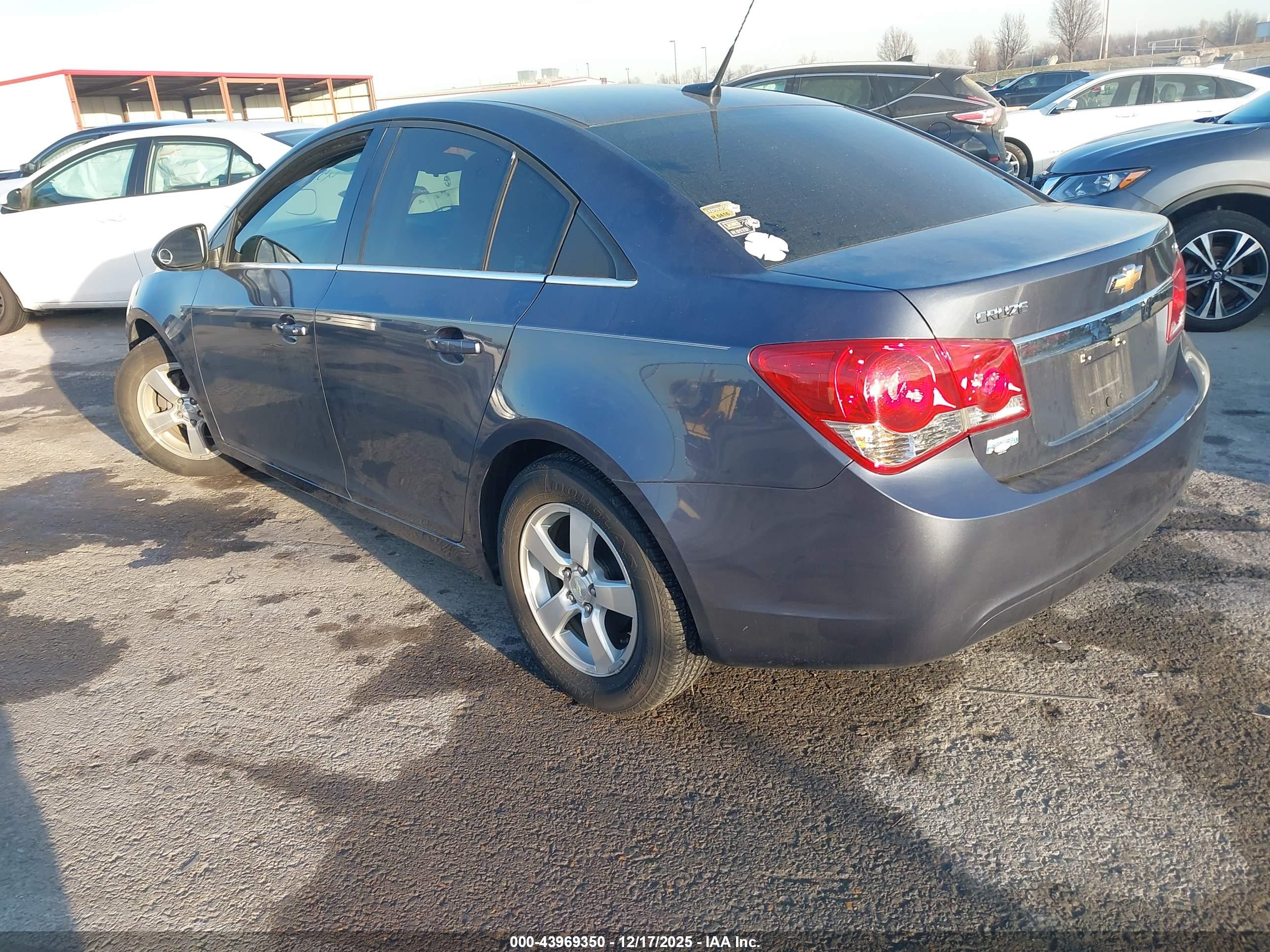 CHEVROLET CRUZE image 3