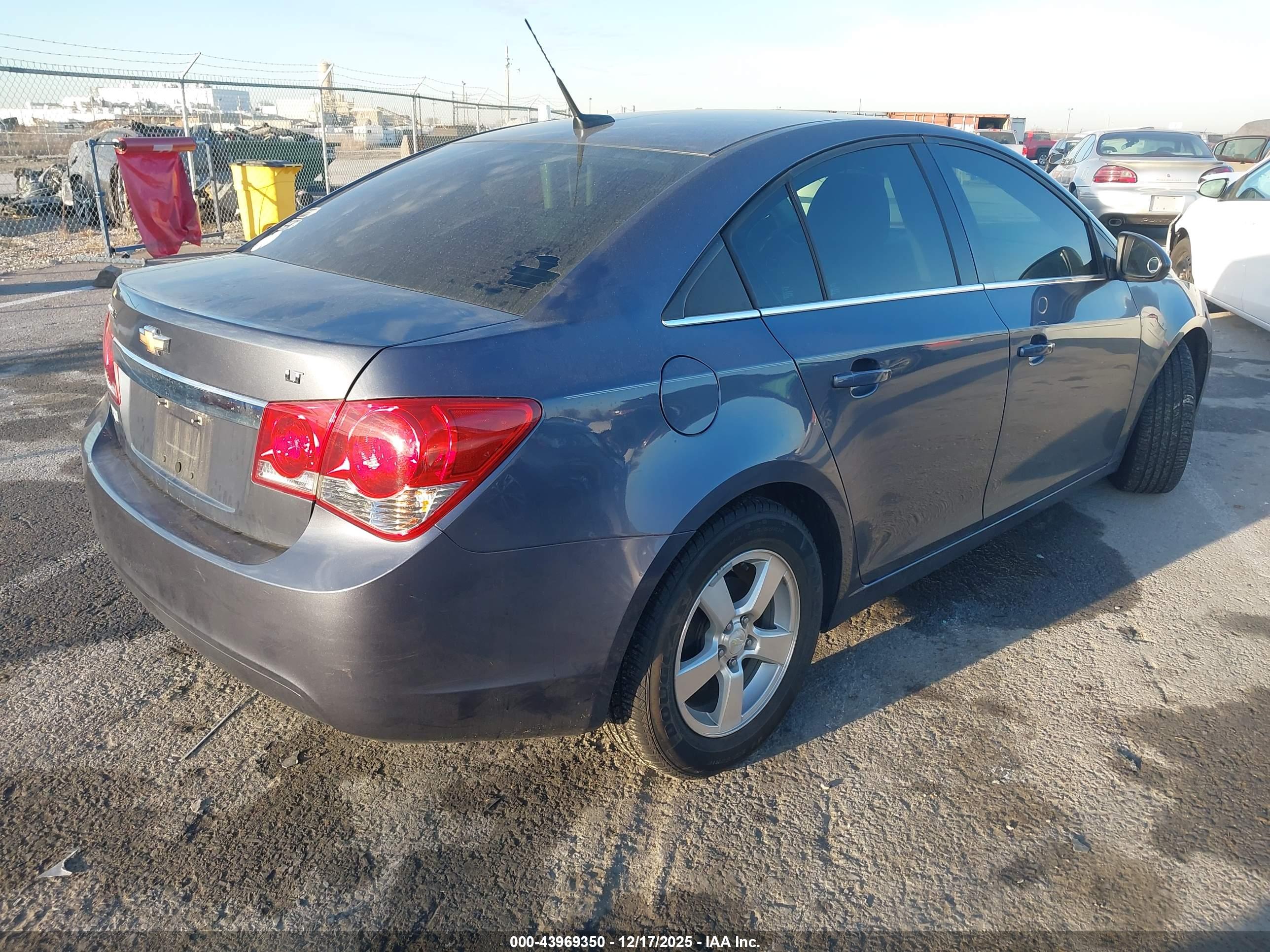 CHEVROLET CRUZE image 4