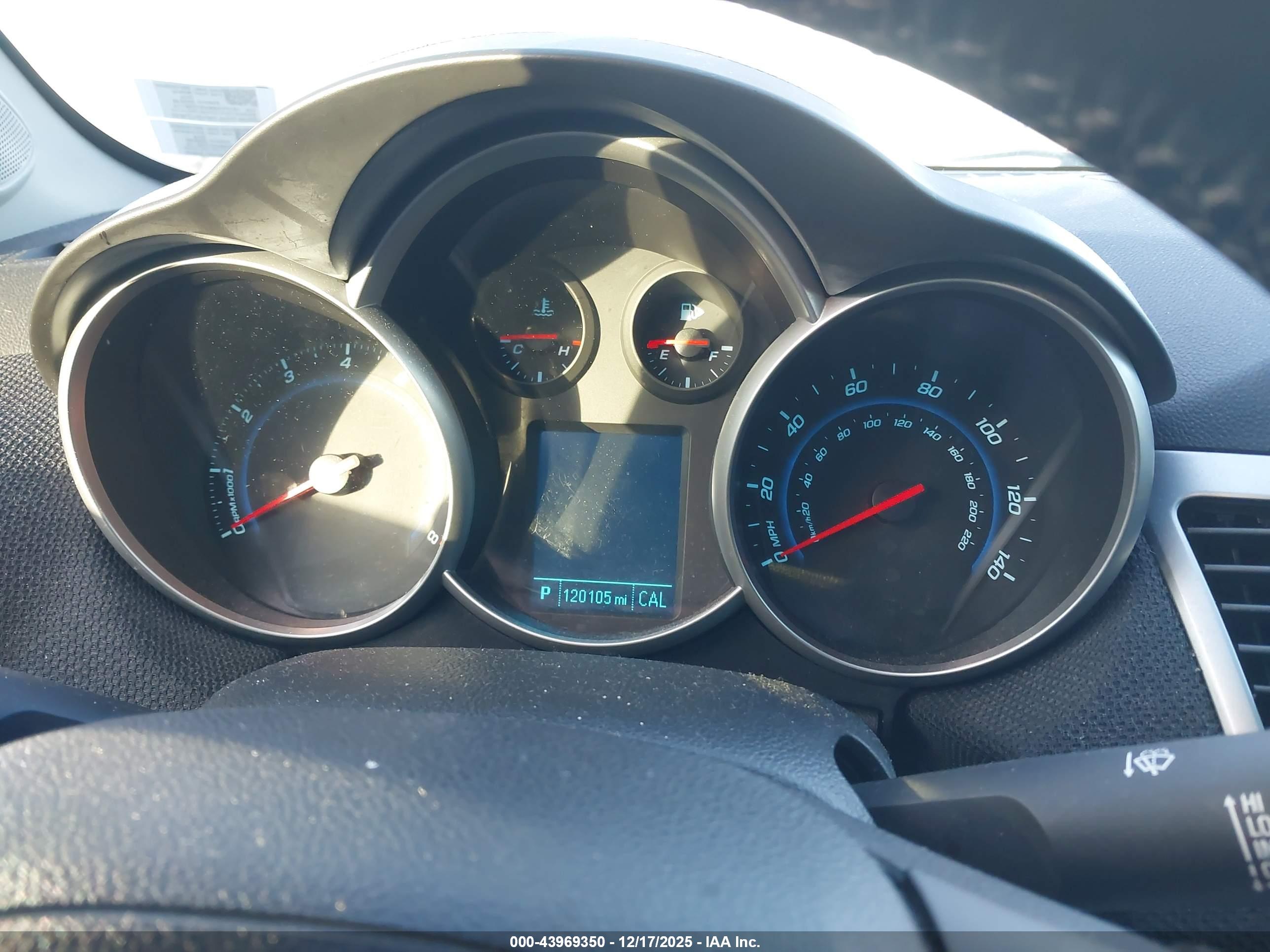 CHEVROLET CRUZE image 7