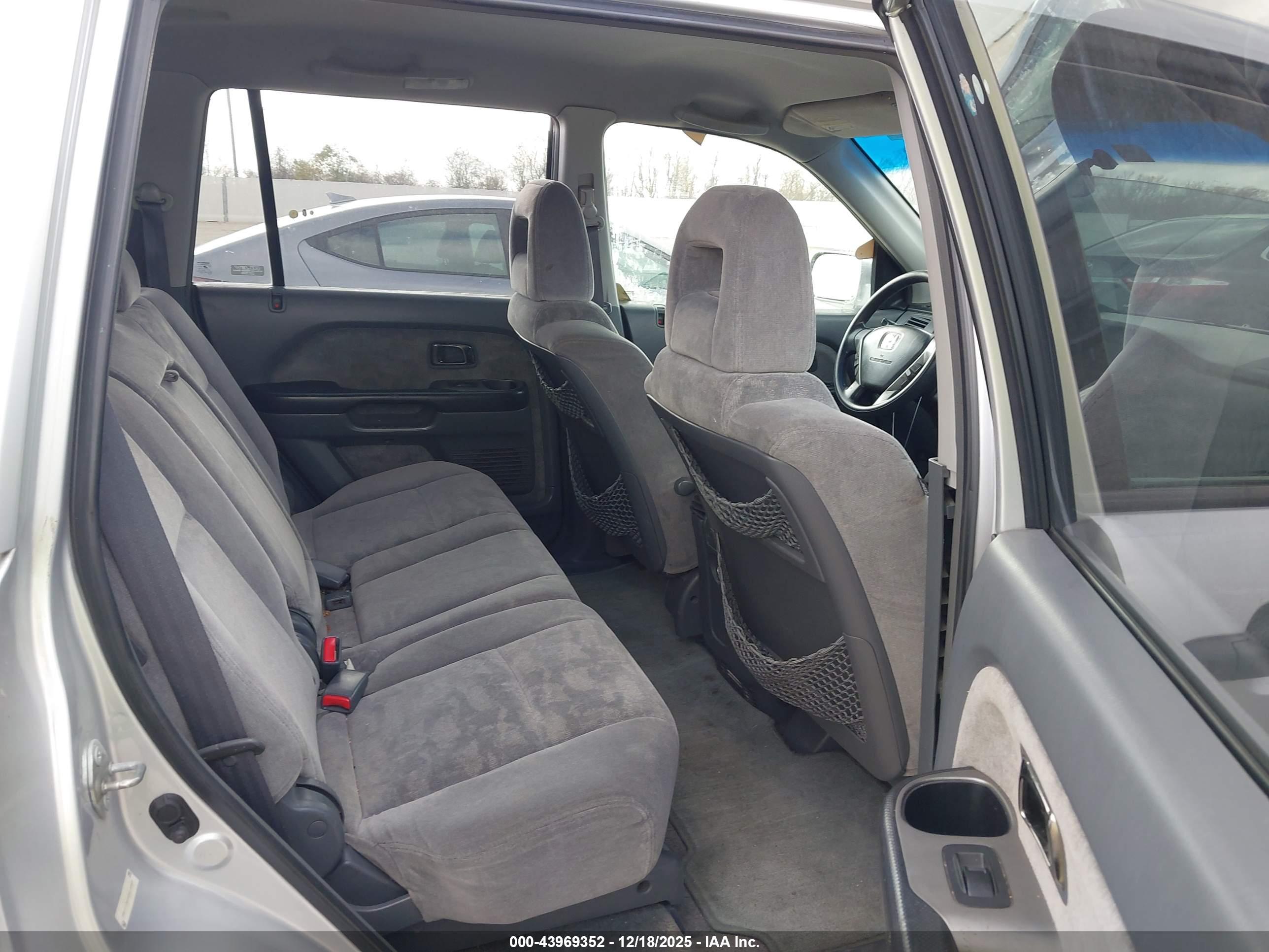 HONDA PILOT image 8