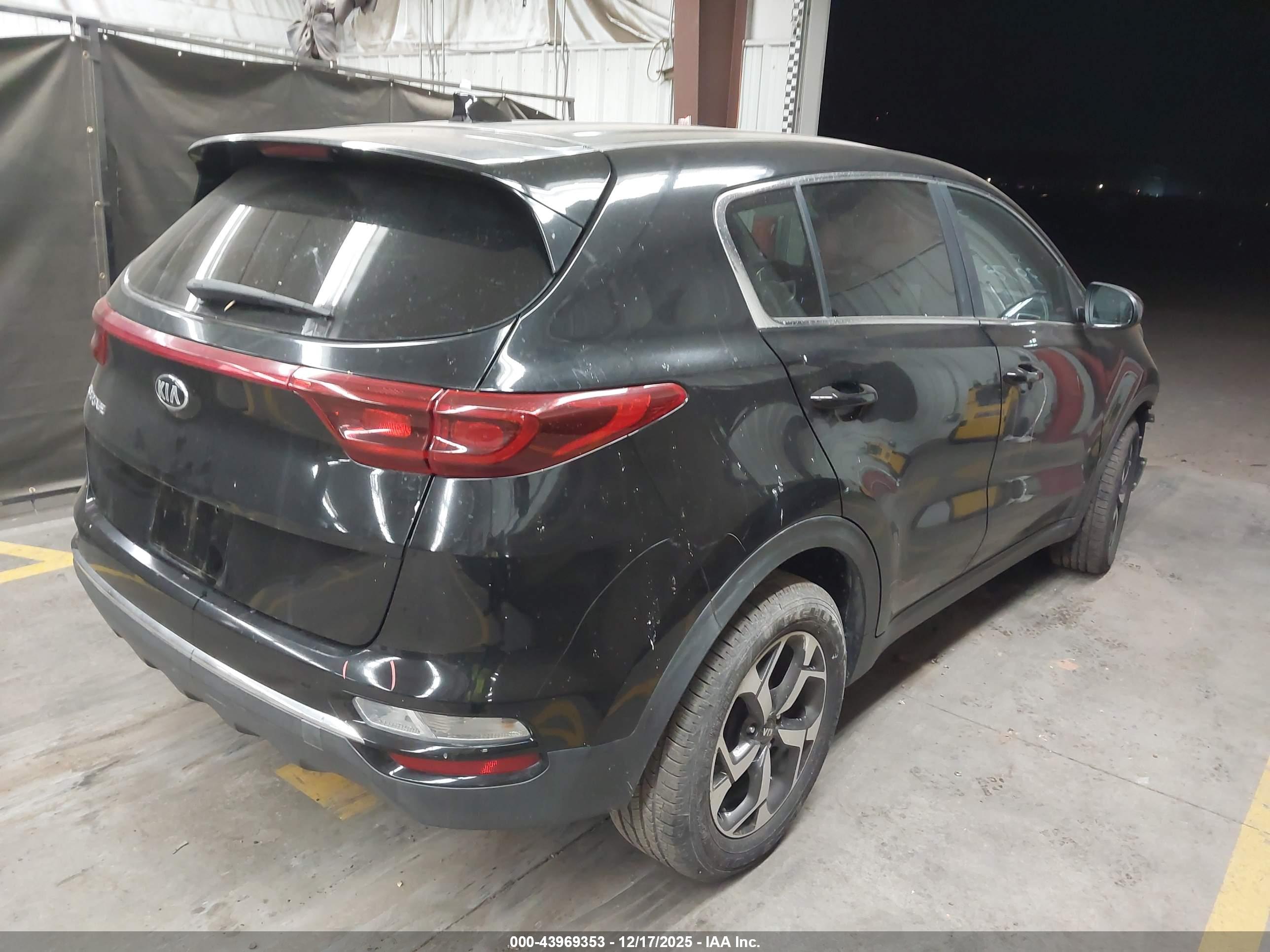 KIA SPORTAGE image 4