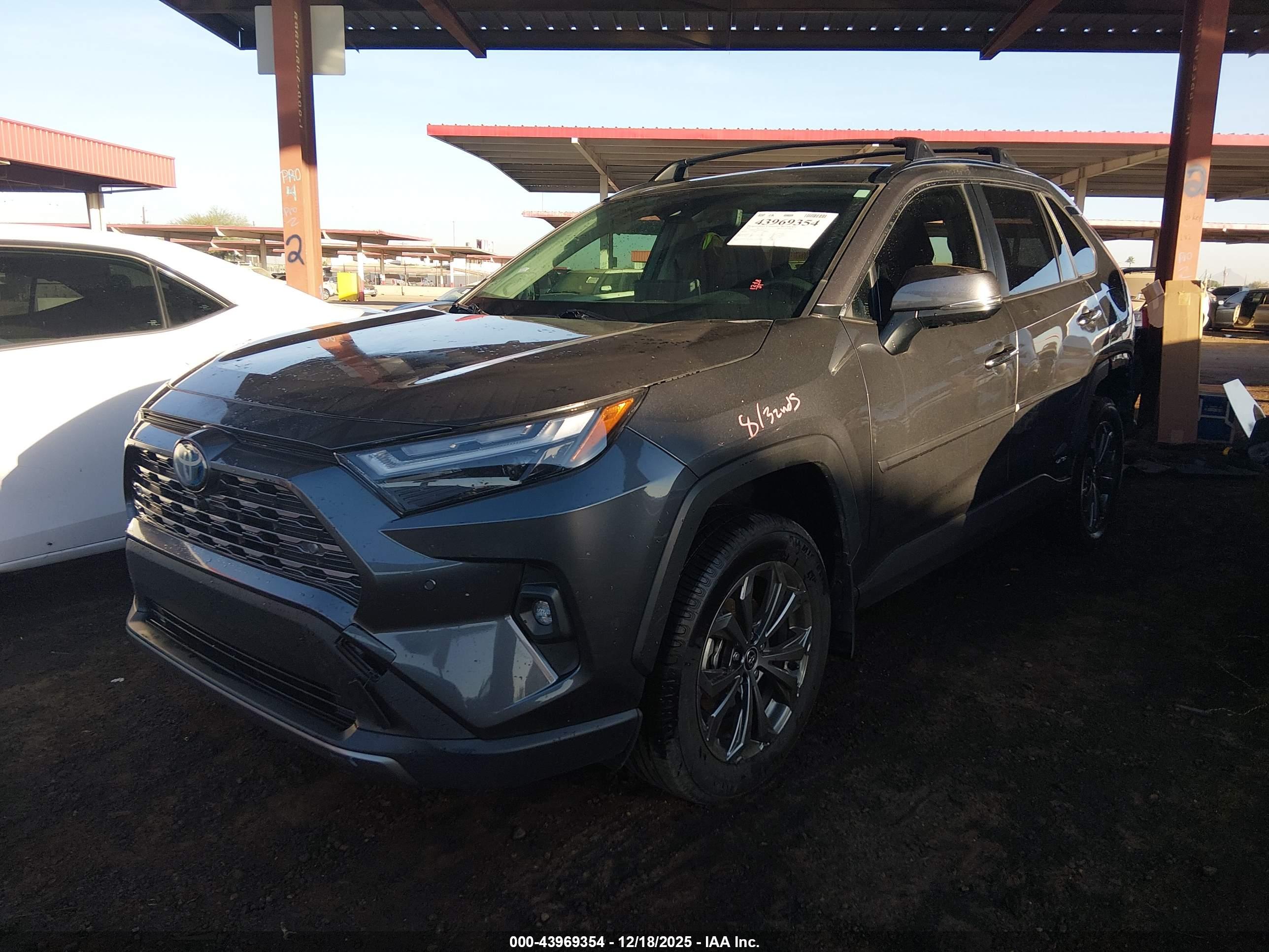 TOYOTA RAV4 image 2