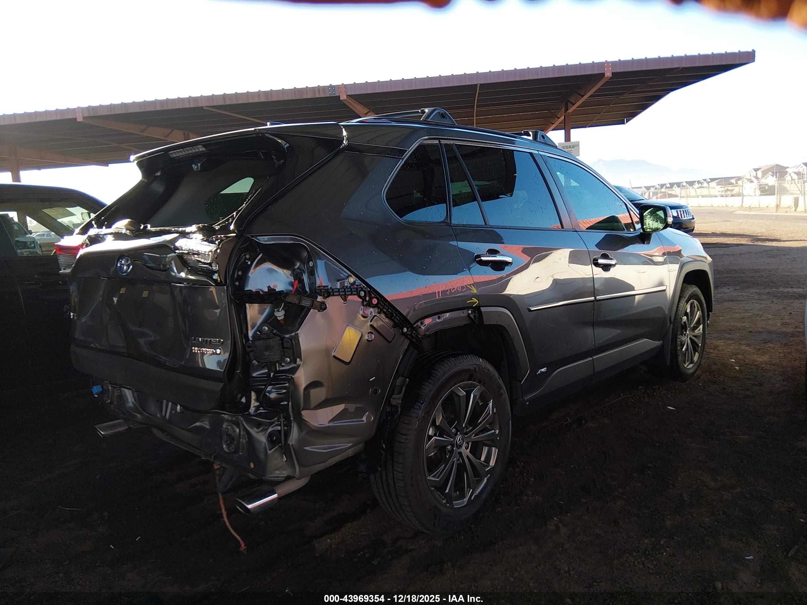 TOYOTA RAV4 image 4