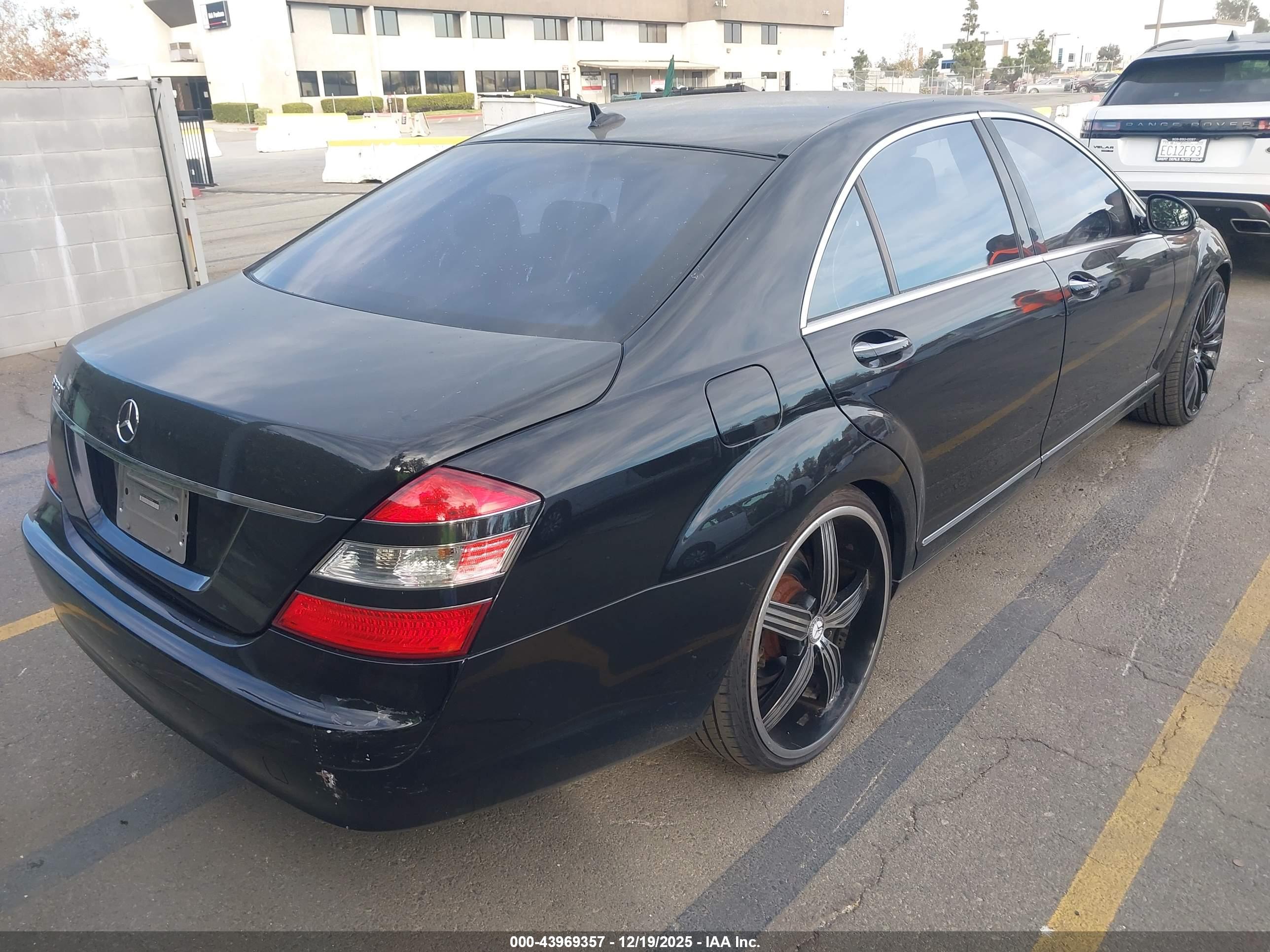 MERCEDES-BENZ S image 4