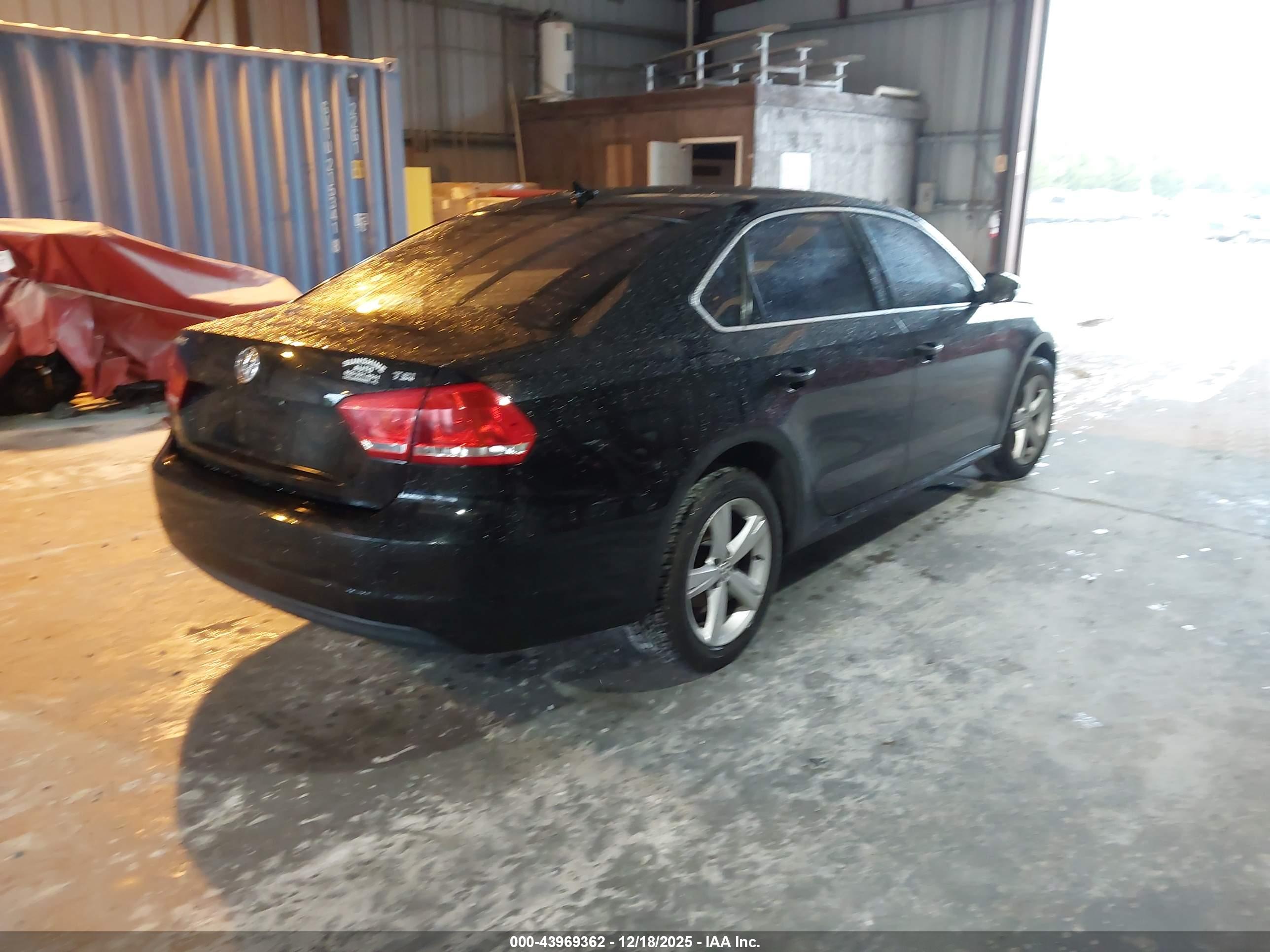 VOLKSWAGEN PASSAT image 4