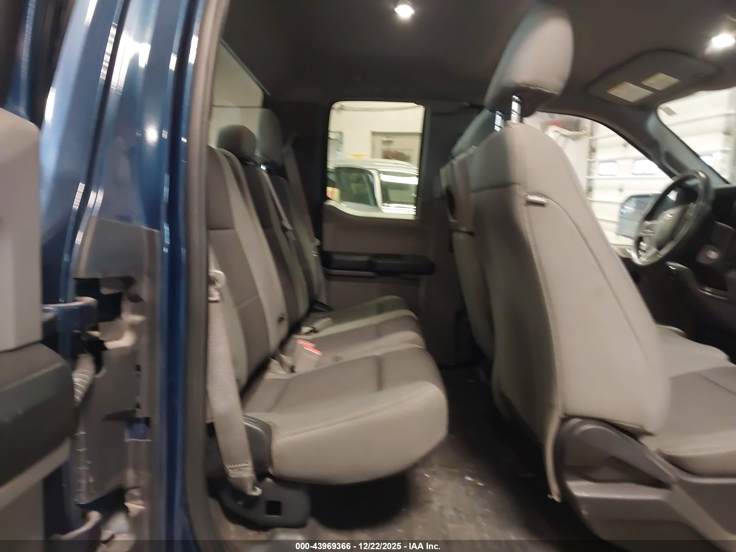 FORD F-150 image 8