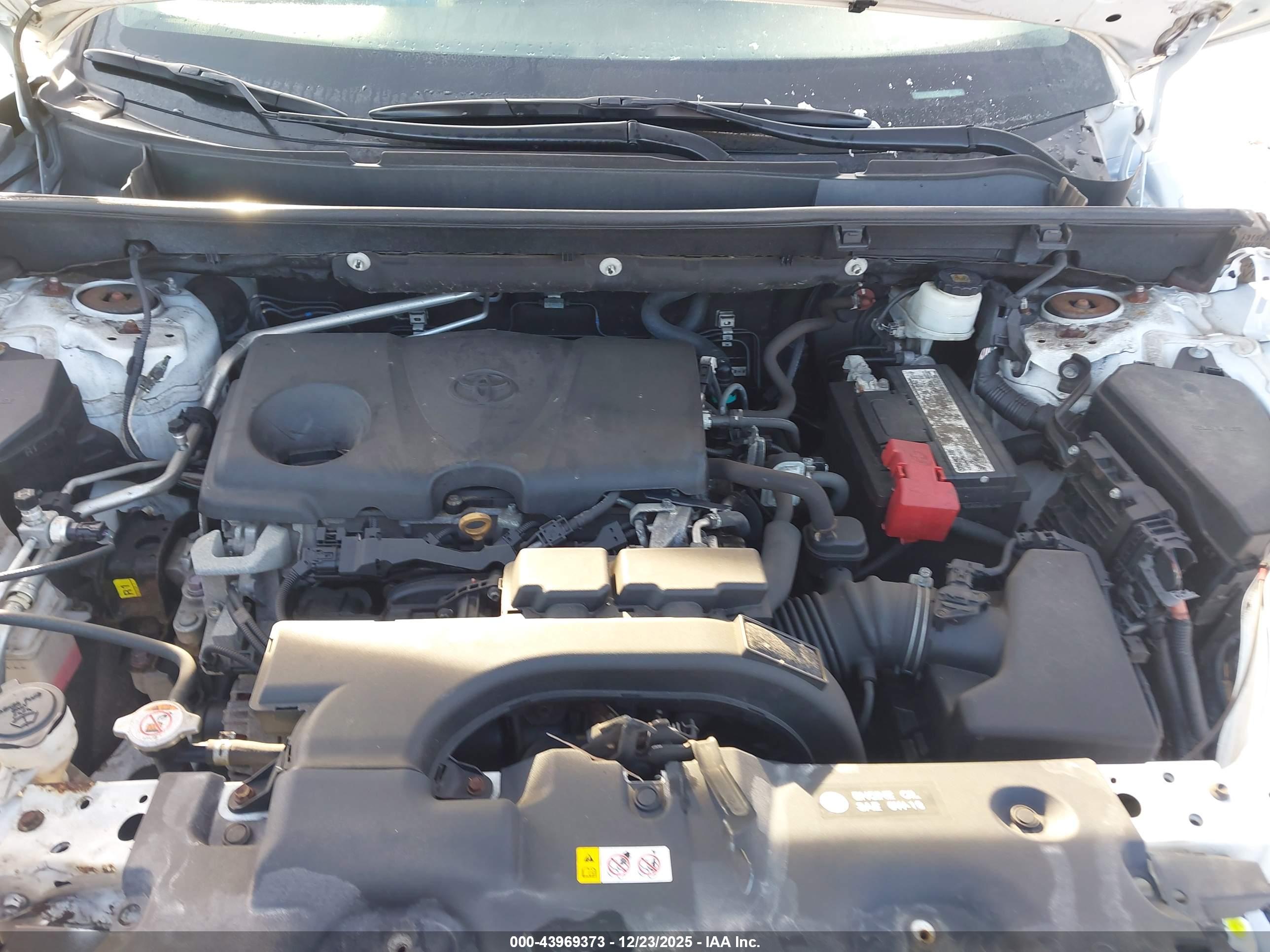 TOYOTA RAV4 image 10