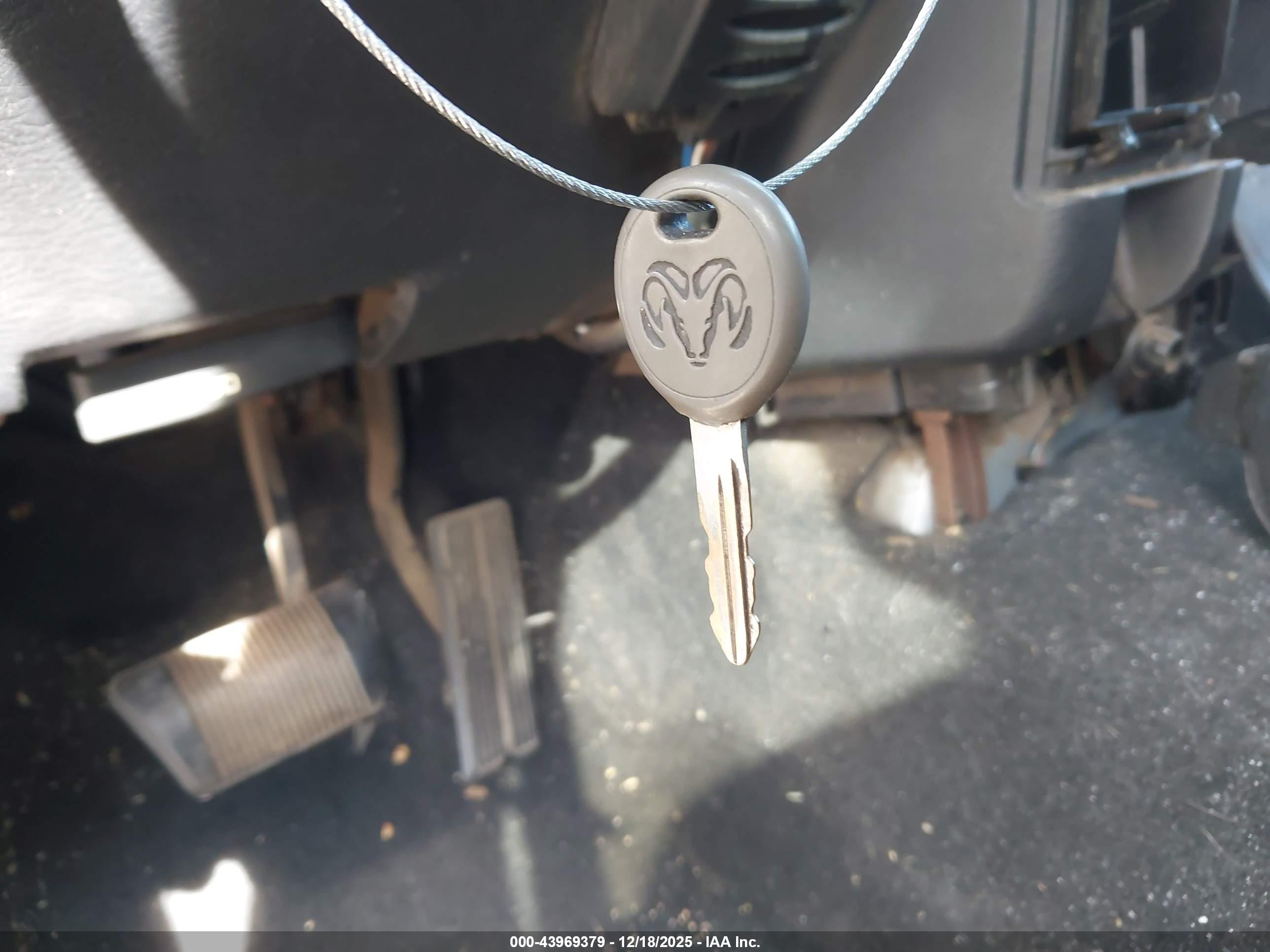 DODGE RAM image 11