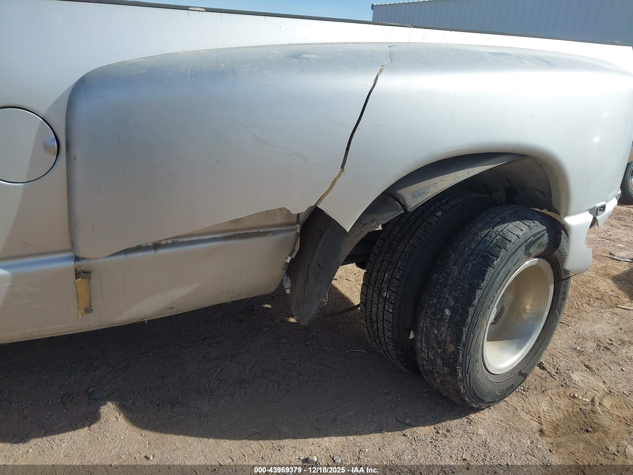 DODGE RAM image 6