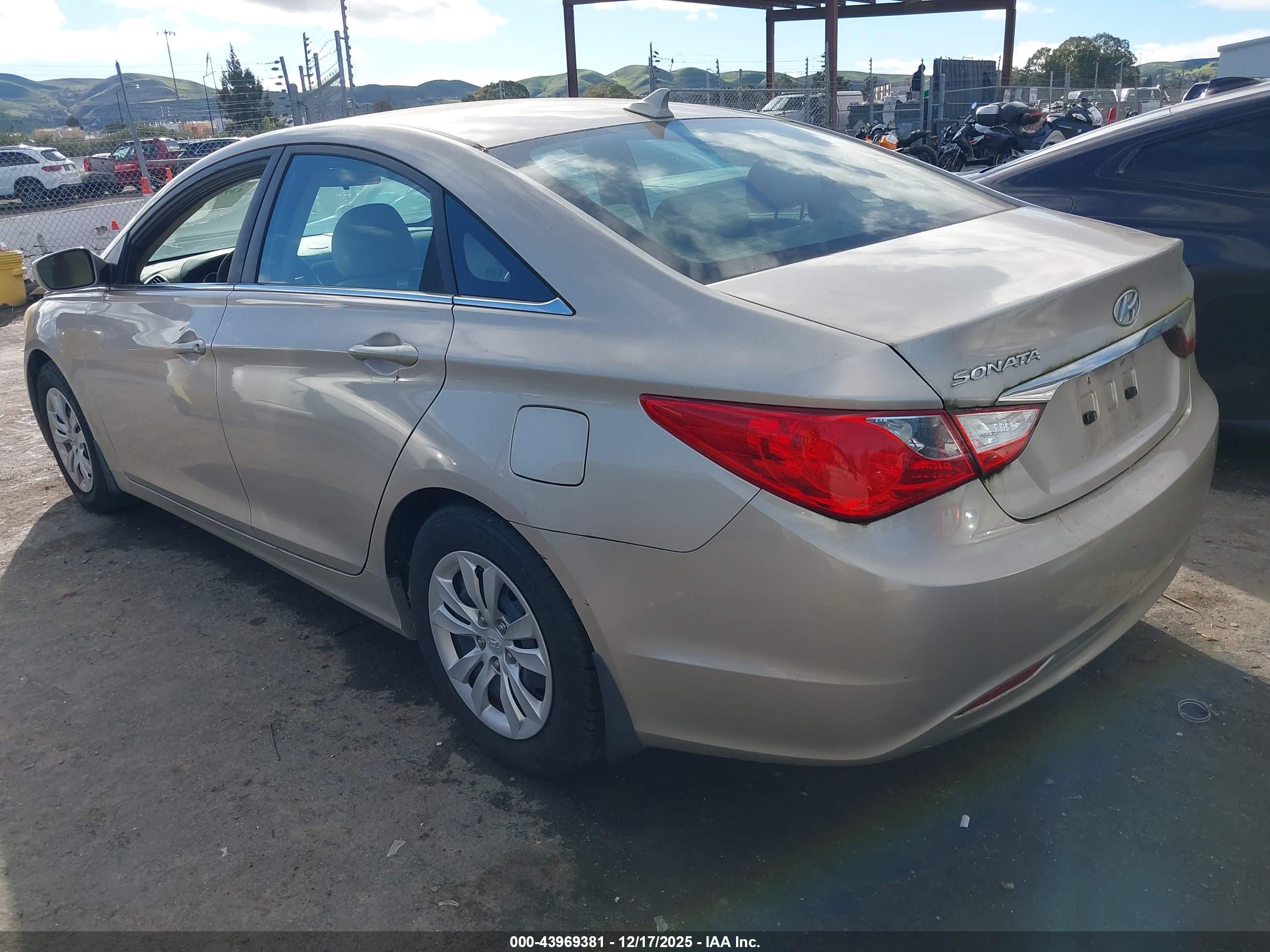 HYUNDAI SONATA image 3
