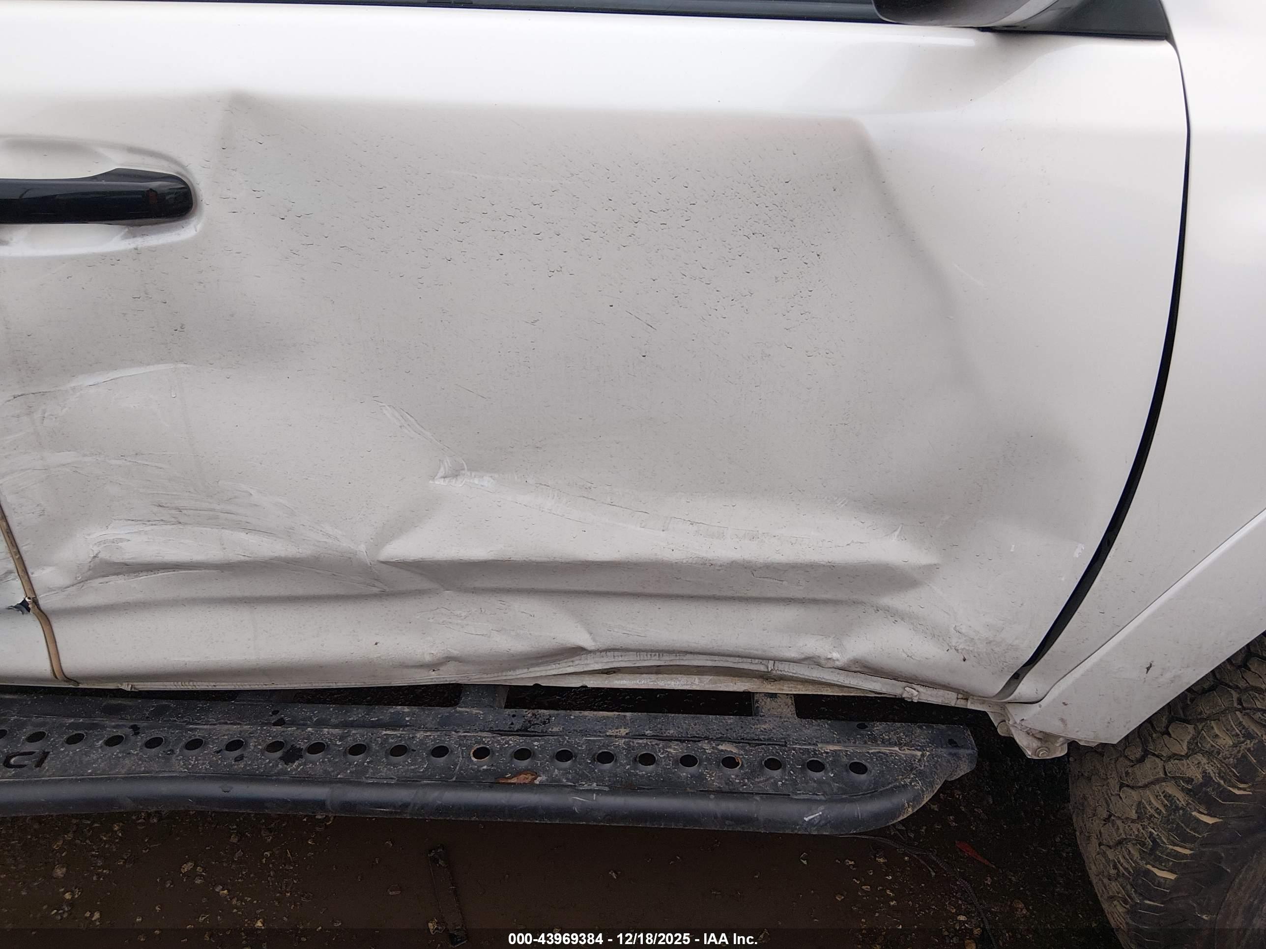 TOYOTA 4RUNNER image 6