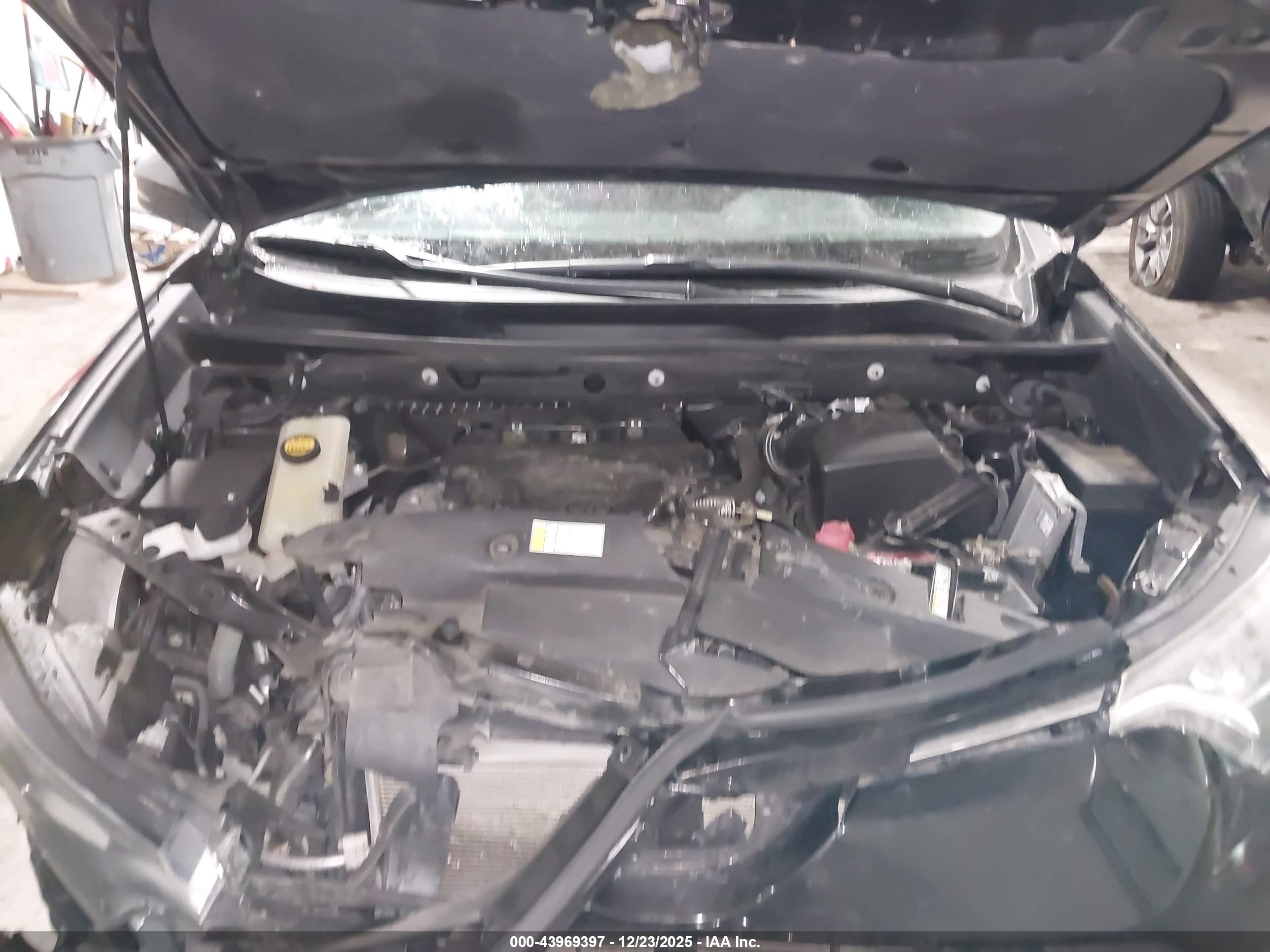 TOYOTA RAV4 image 10