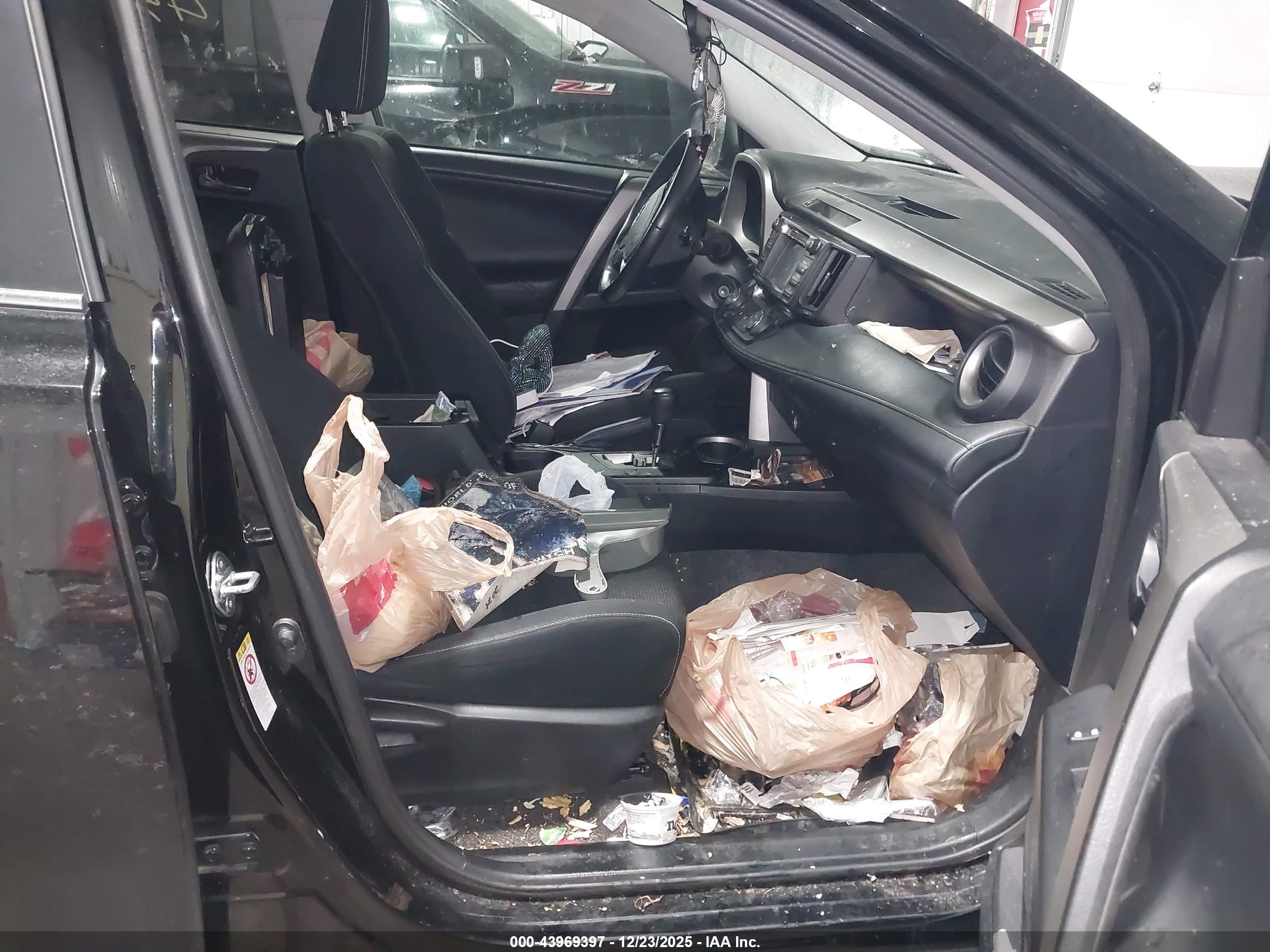 TOYOTA RAV4 image 5
