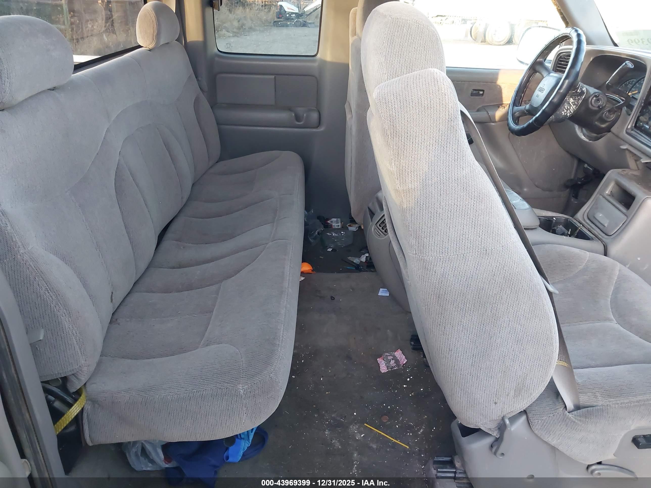 GMC SIERRA image 8