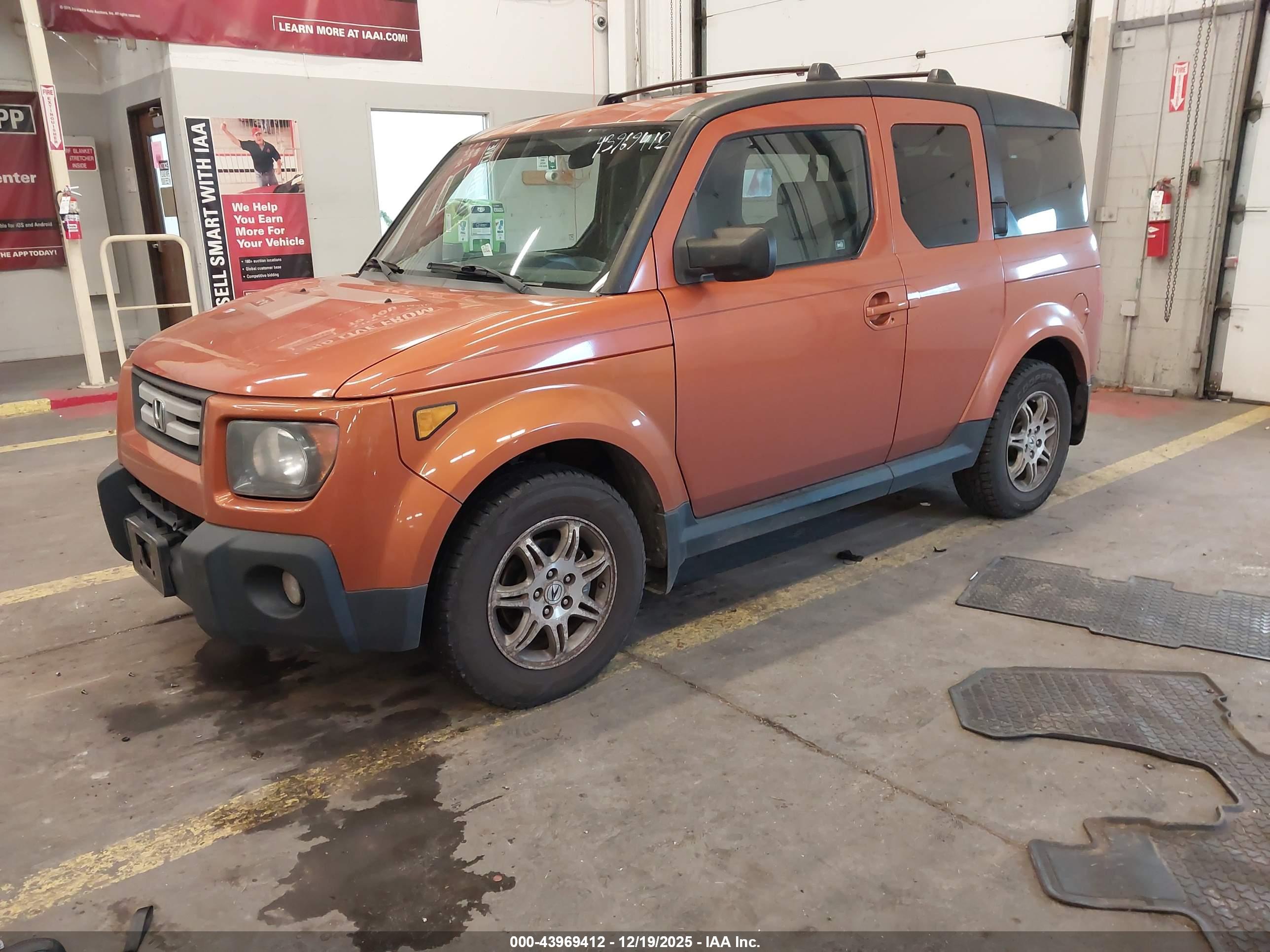 HONDA ELEMENT image 2