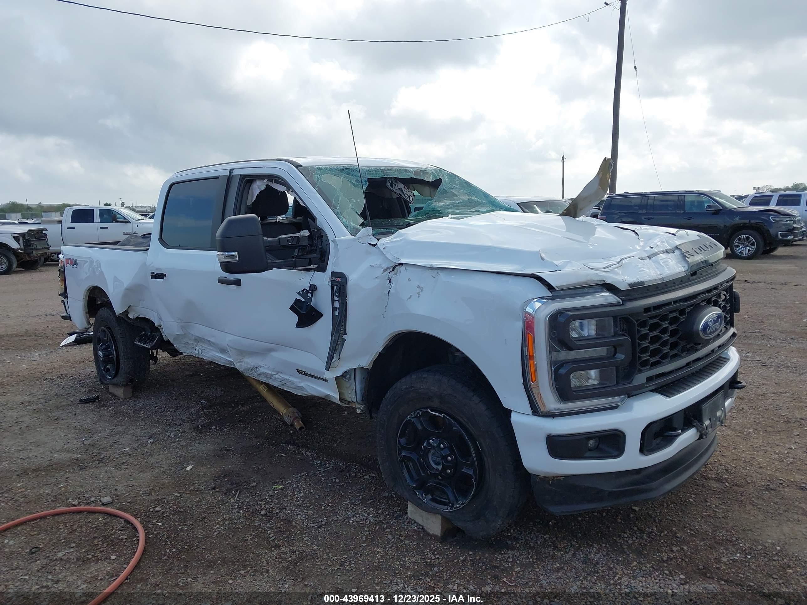 FORD F-250 image 2
