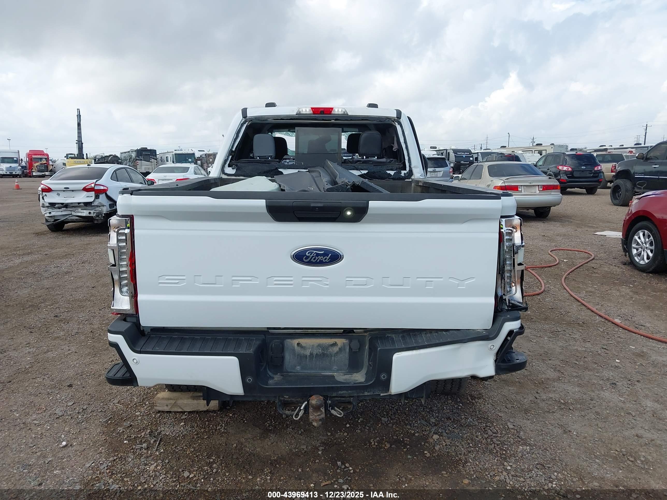 FORD F-250 image 8