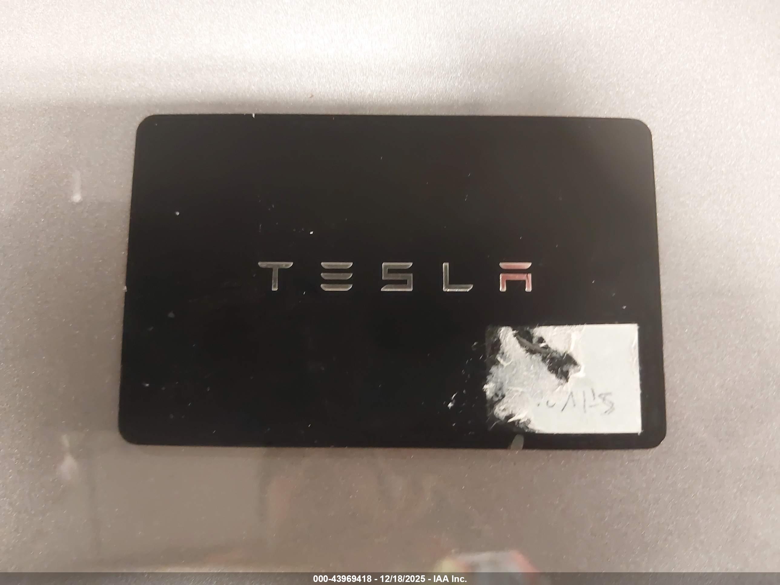 TESLA MODEL image 11