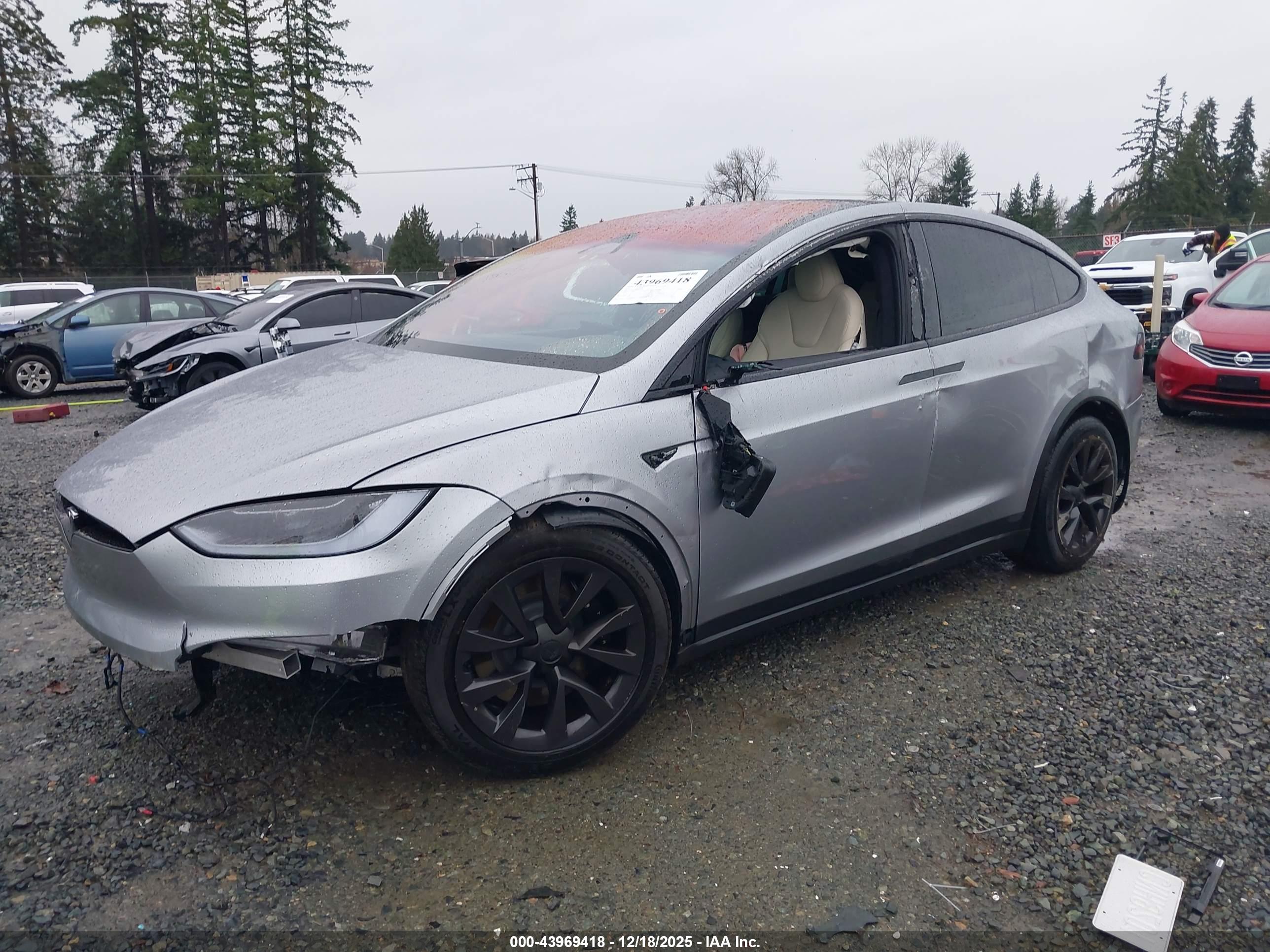 TESLA MODEL image 2