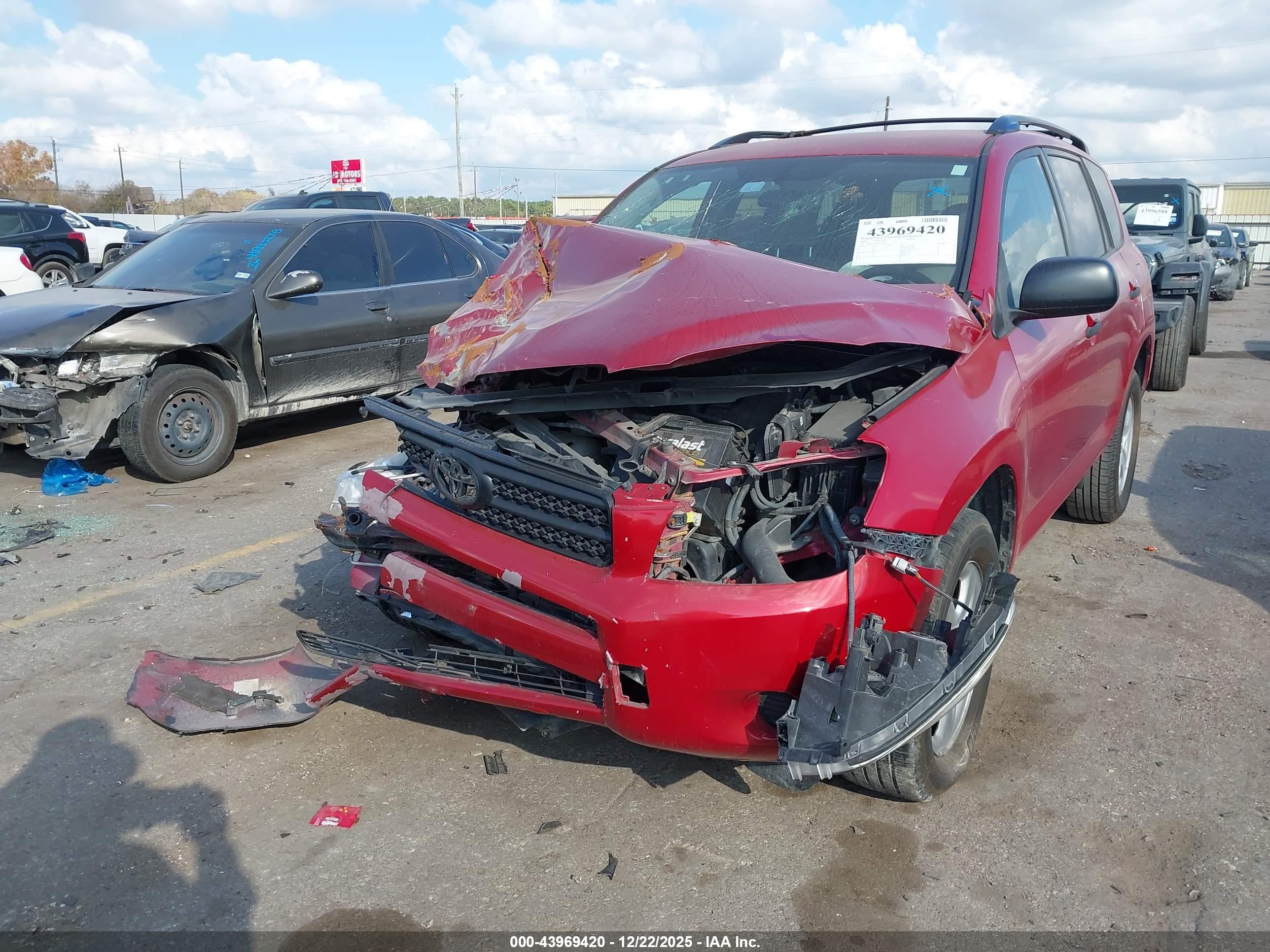 TOYOTA RAV4 image 6