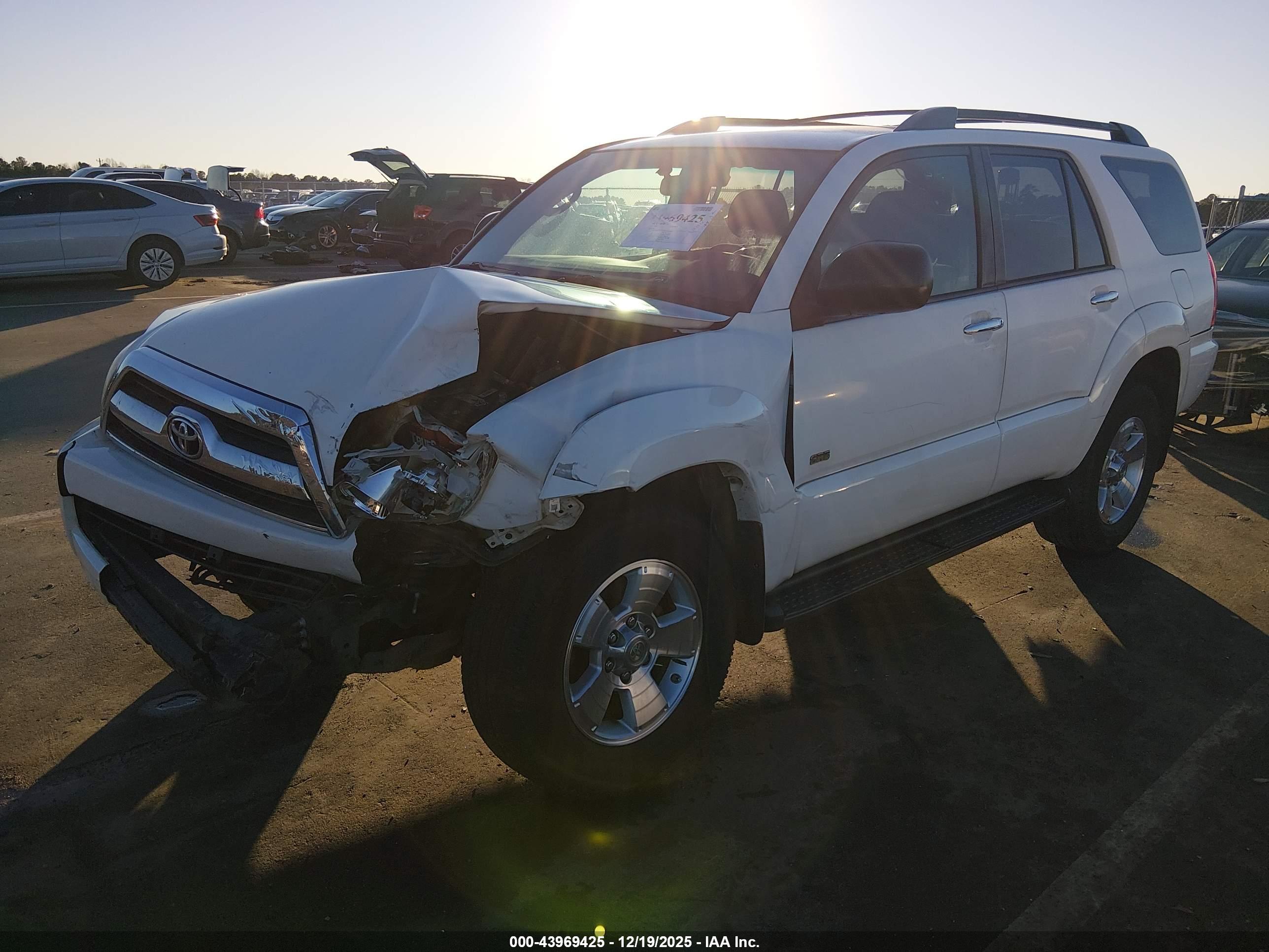 TOYOTA 4RUNNER image 2