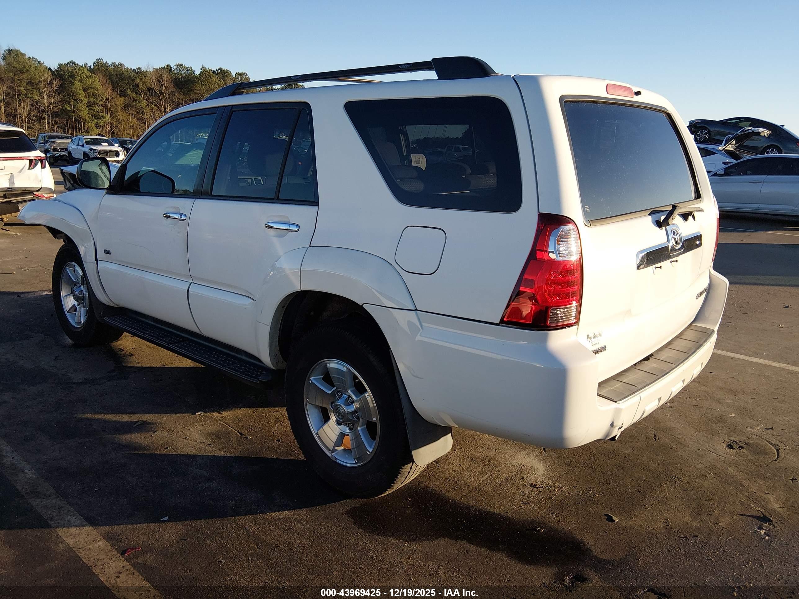 TOYOTA 4RUNNER image 3