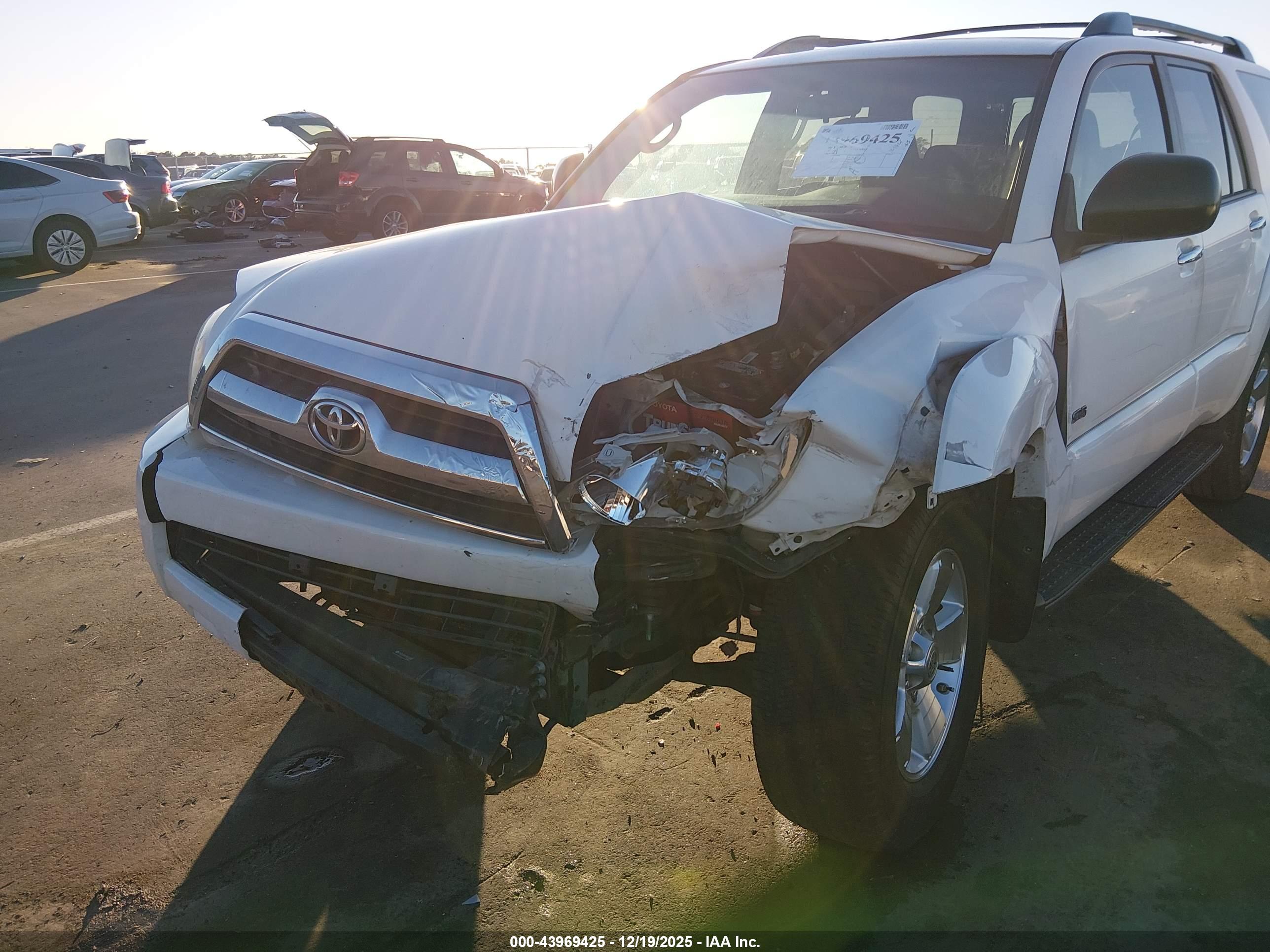 TOYOTA 4RUNNER image 6